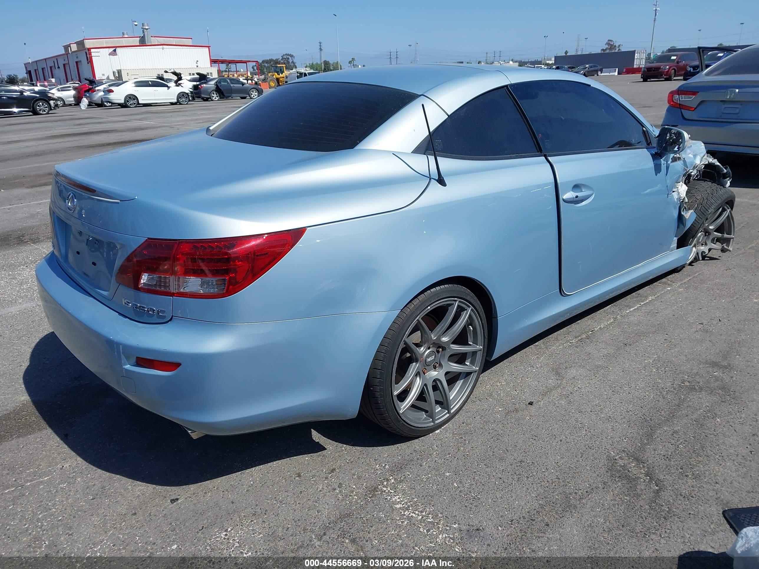 LEXUS IS image 4
