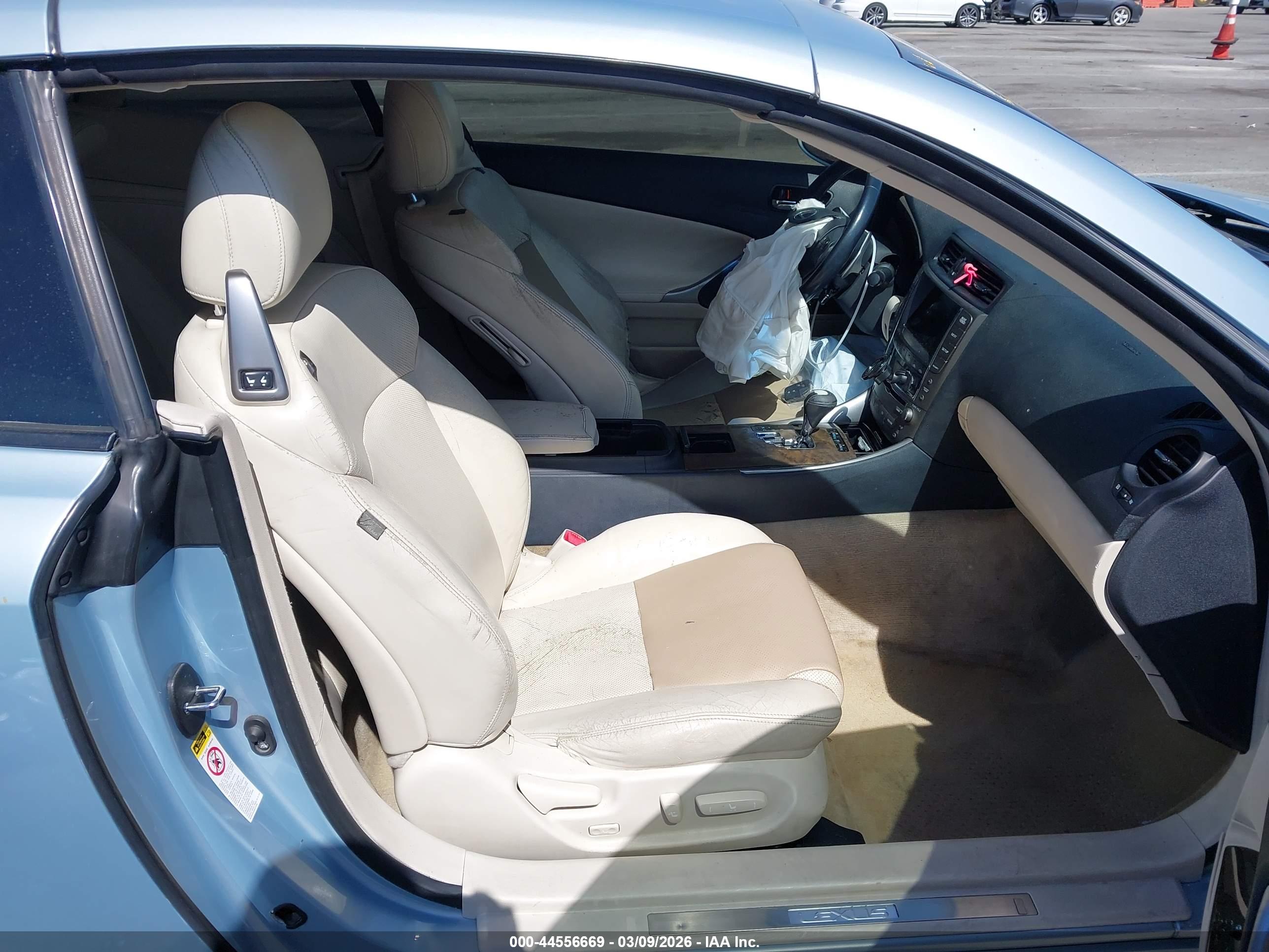 LEXUS IS image 5