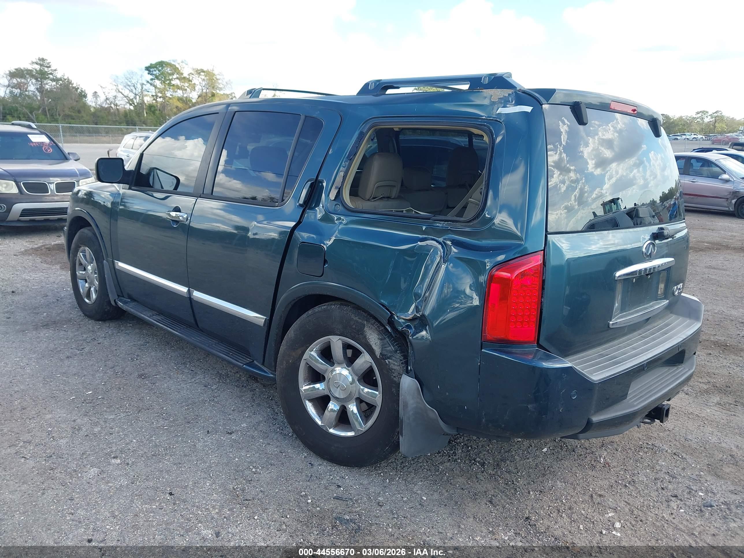 INFINITI QX56 image 3