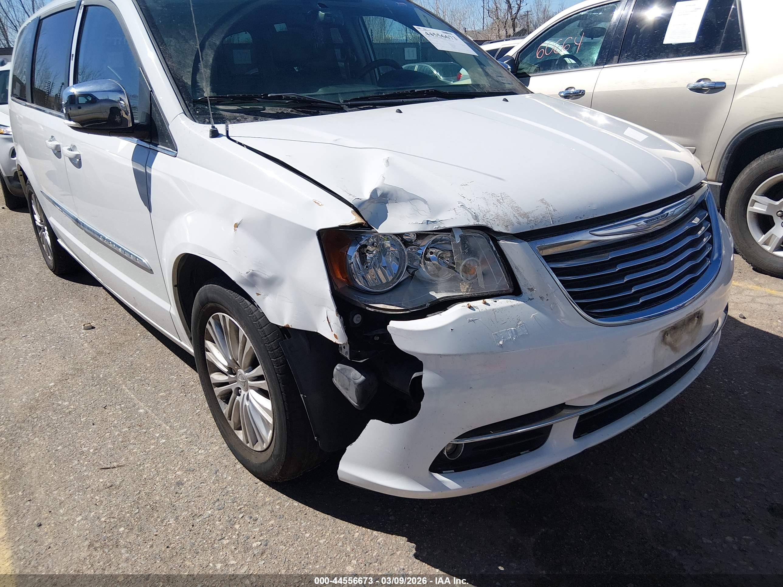 CHRYSLER TOWN image 6