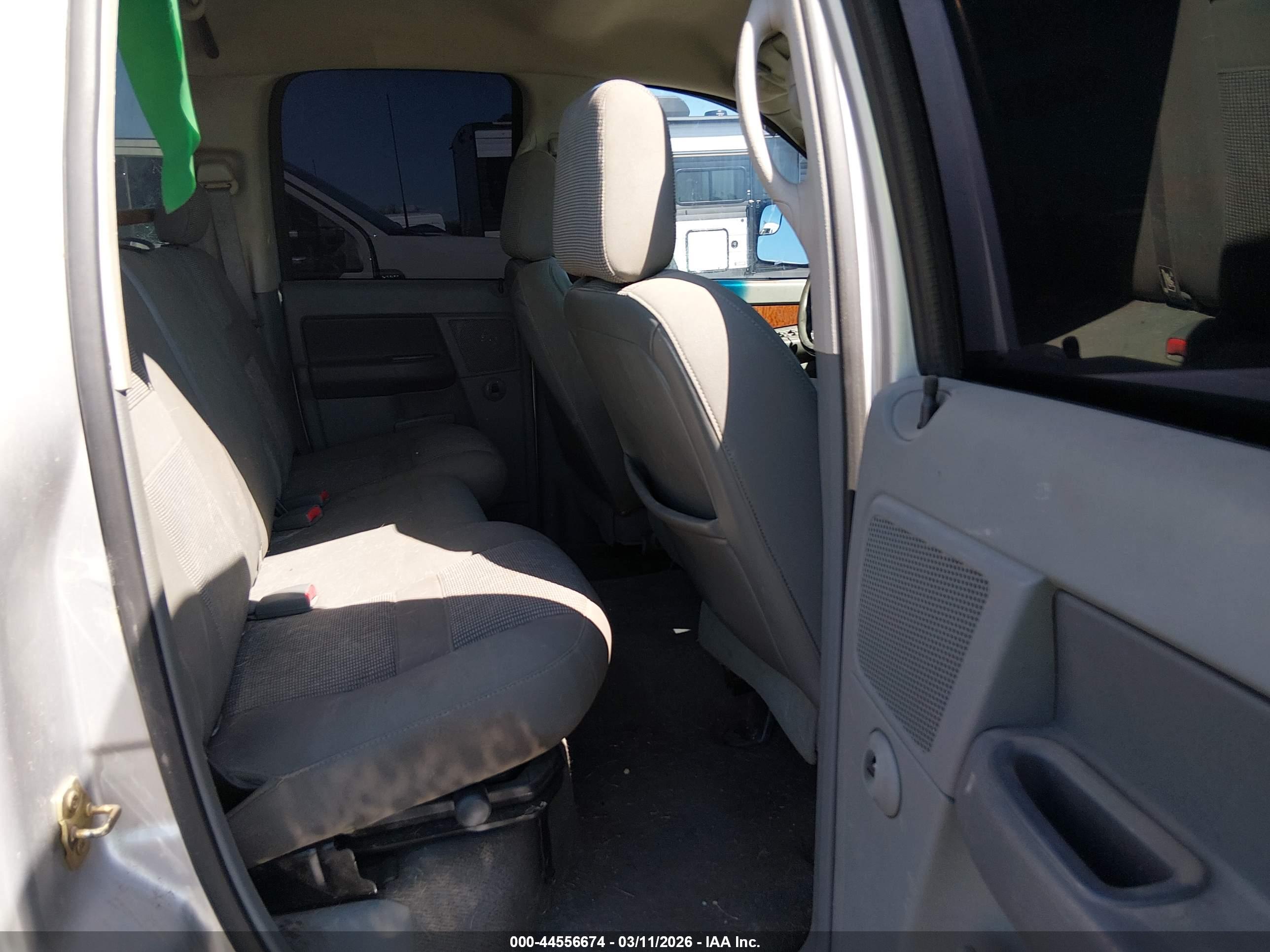 DODGE RAM image 8
