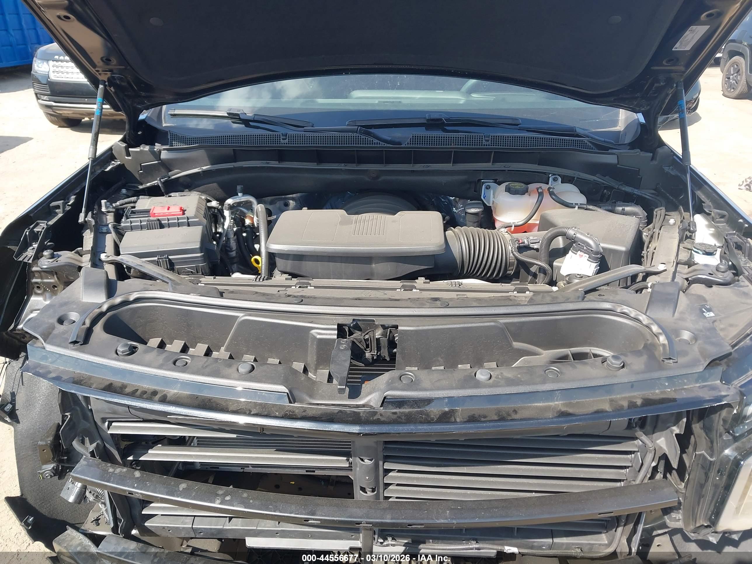 CHEVROLET TAHOE image 10