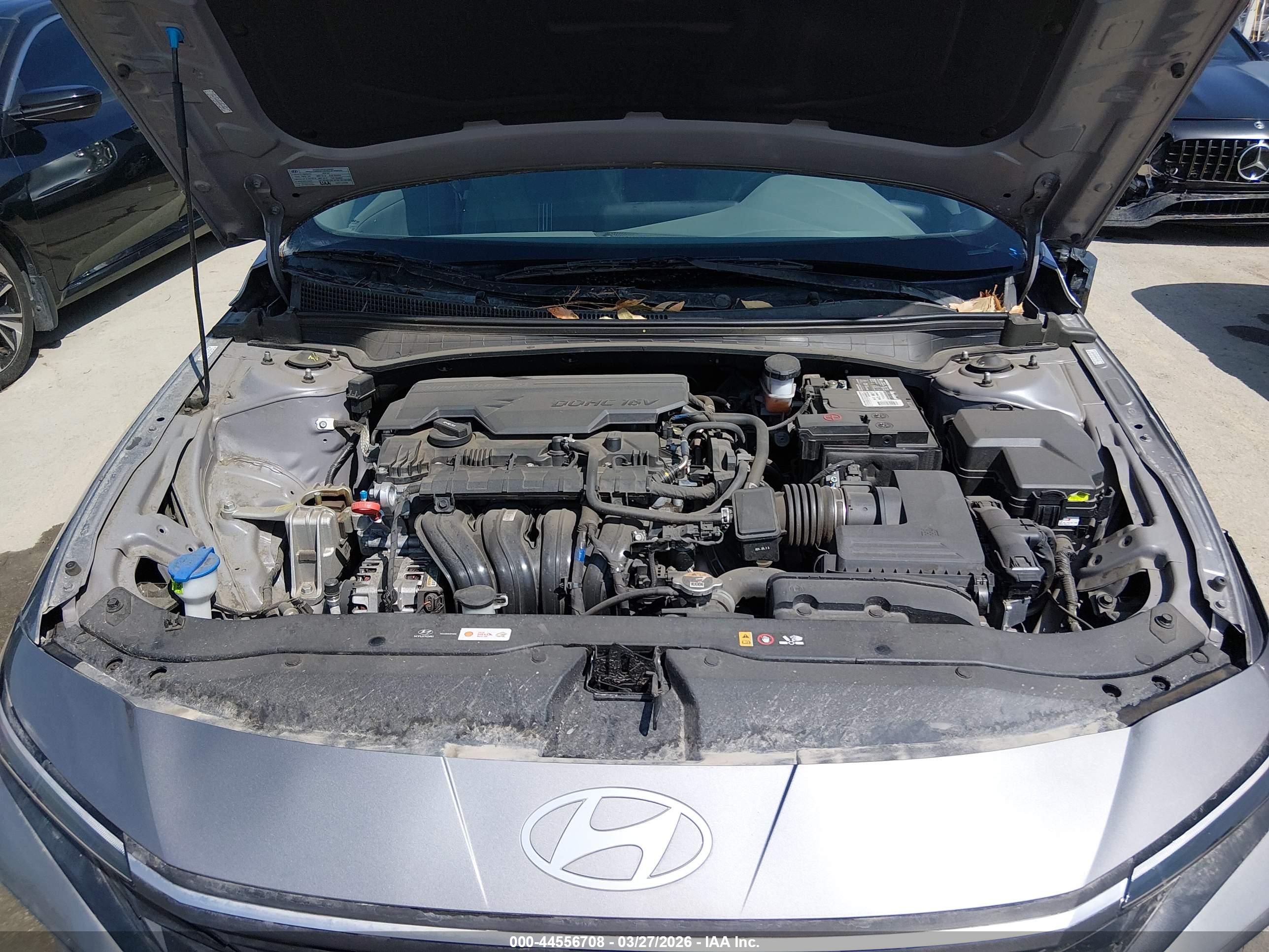 HYUNDAI ELANTRA image 10