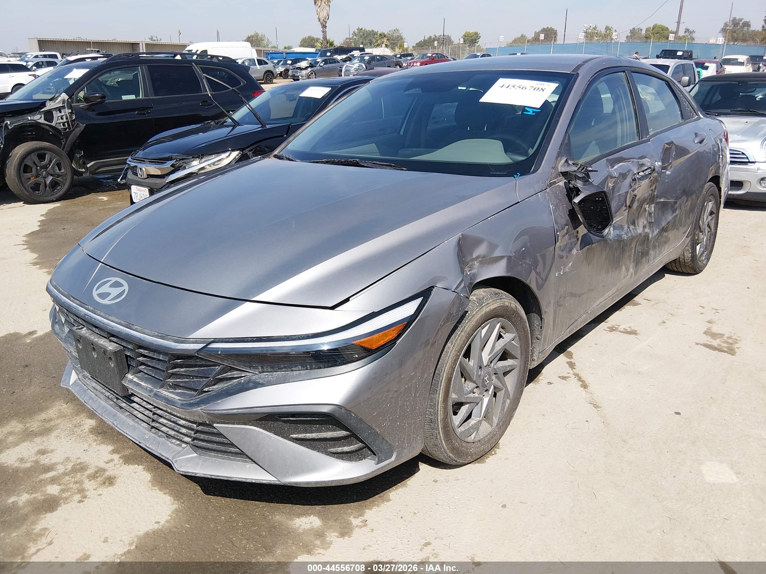 HYUNDAI ELANTRA image 2