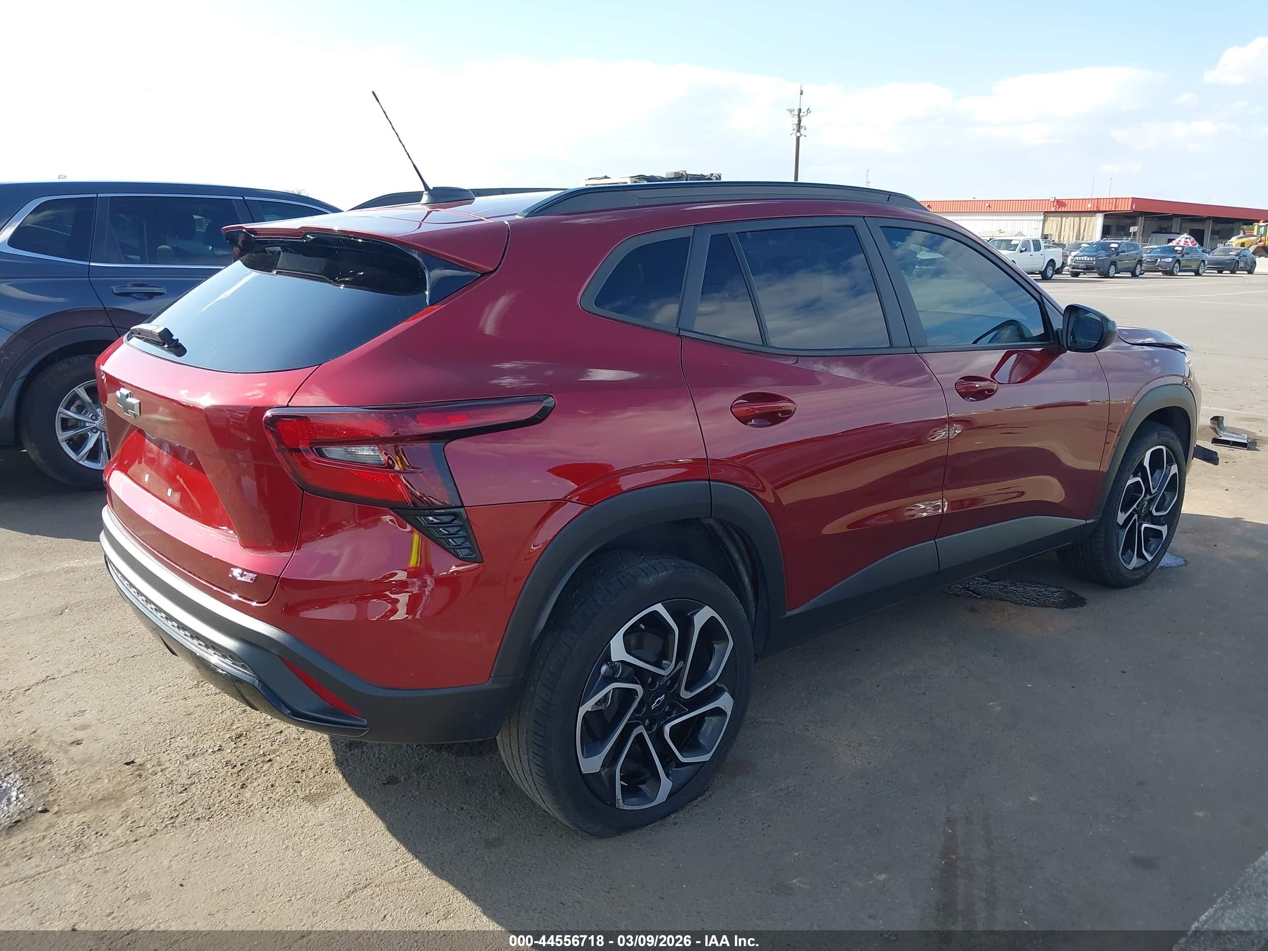 CHEVROLET TRAX image 4