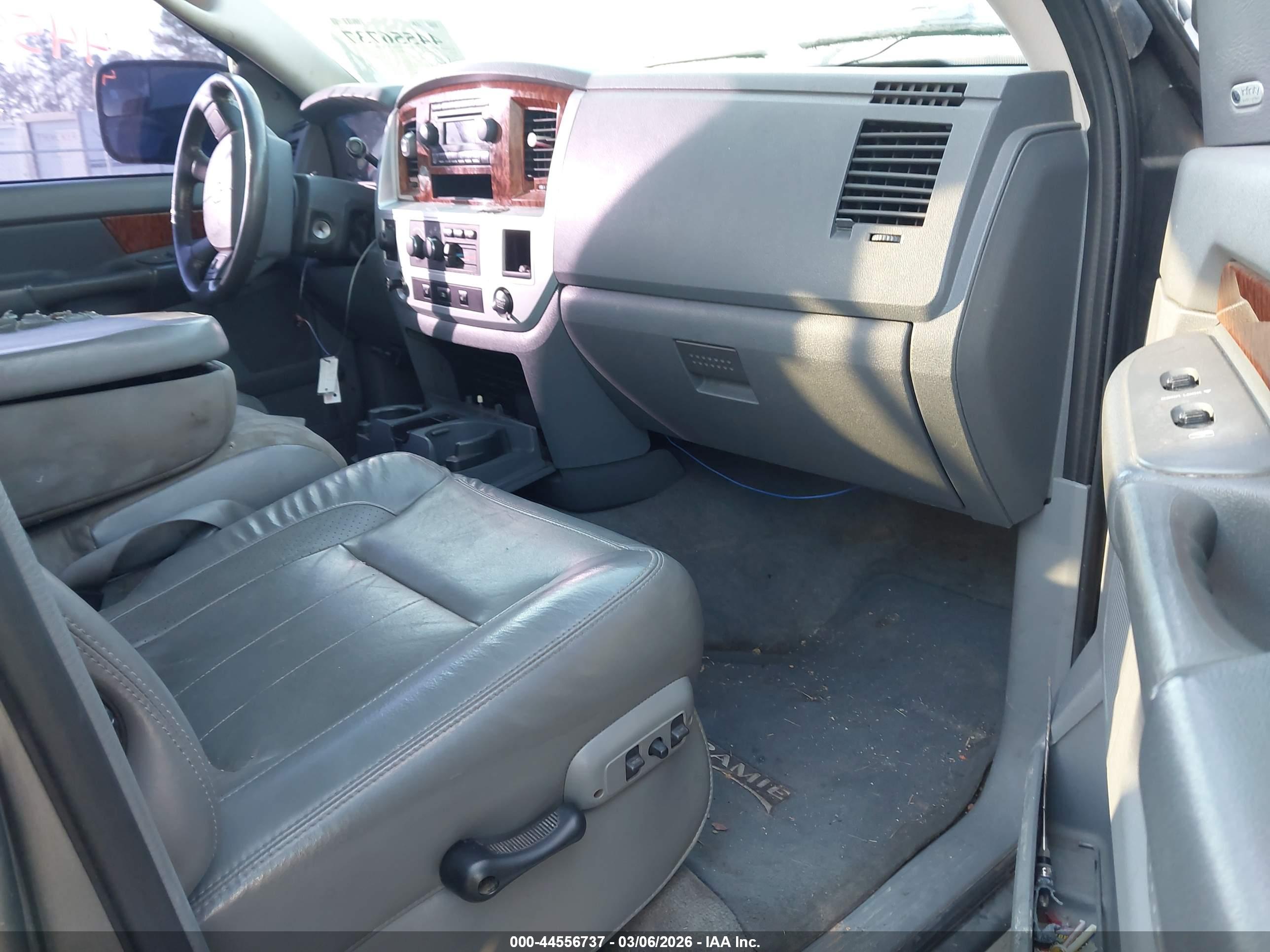 DODGE RAM image 5