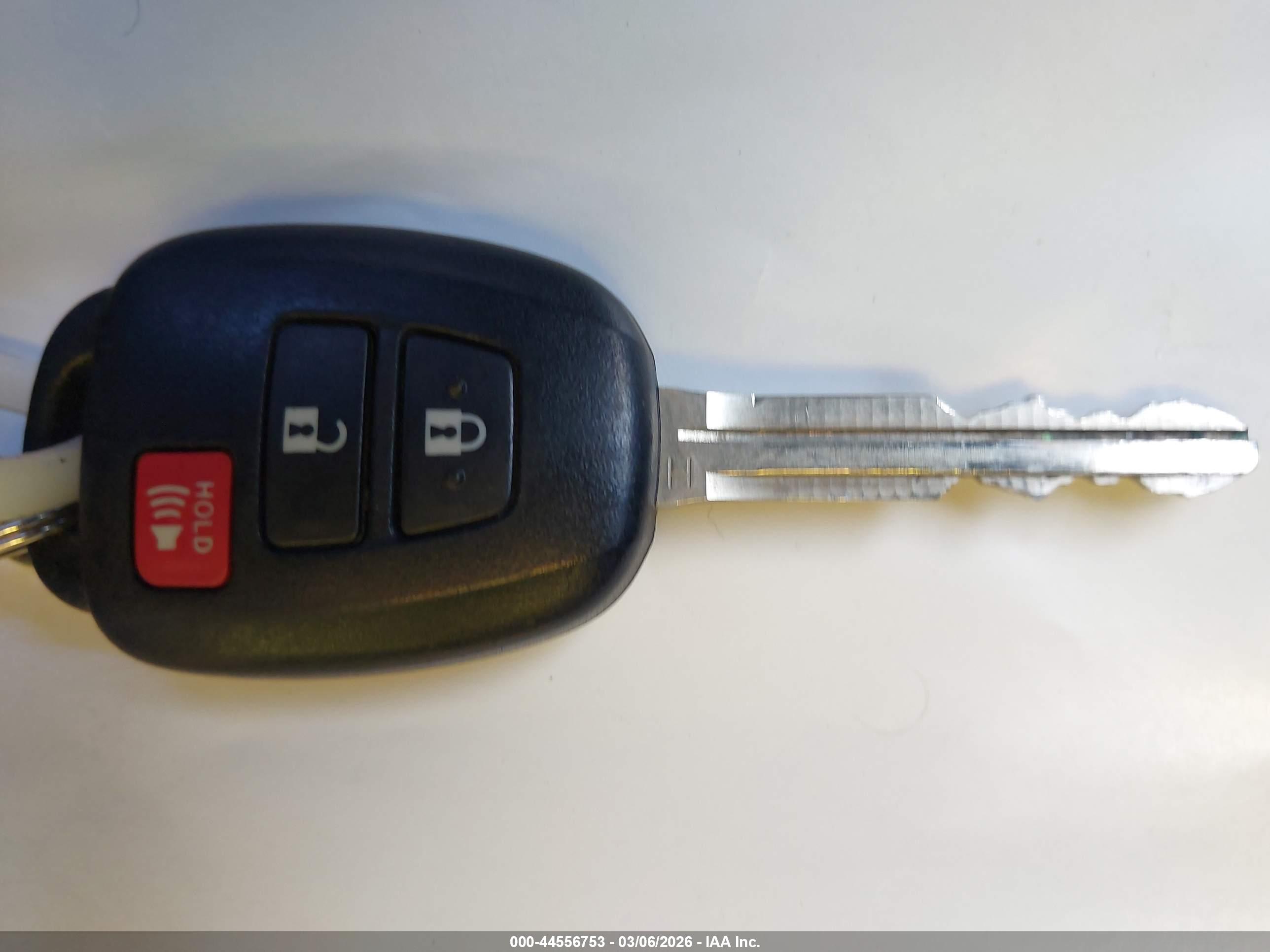TOYOTA PRIUS image 11