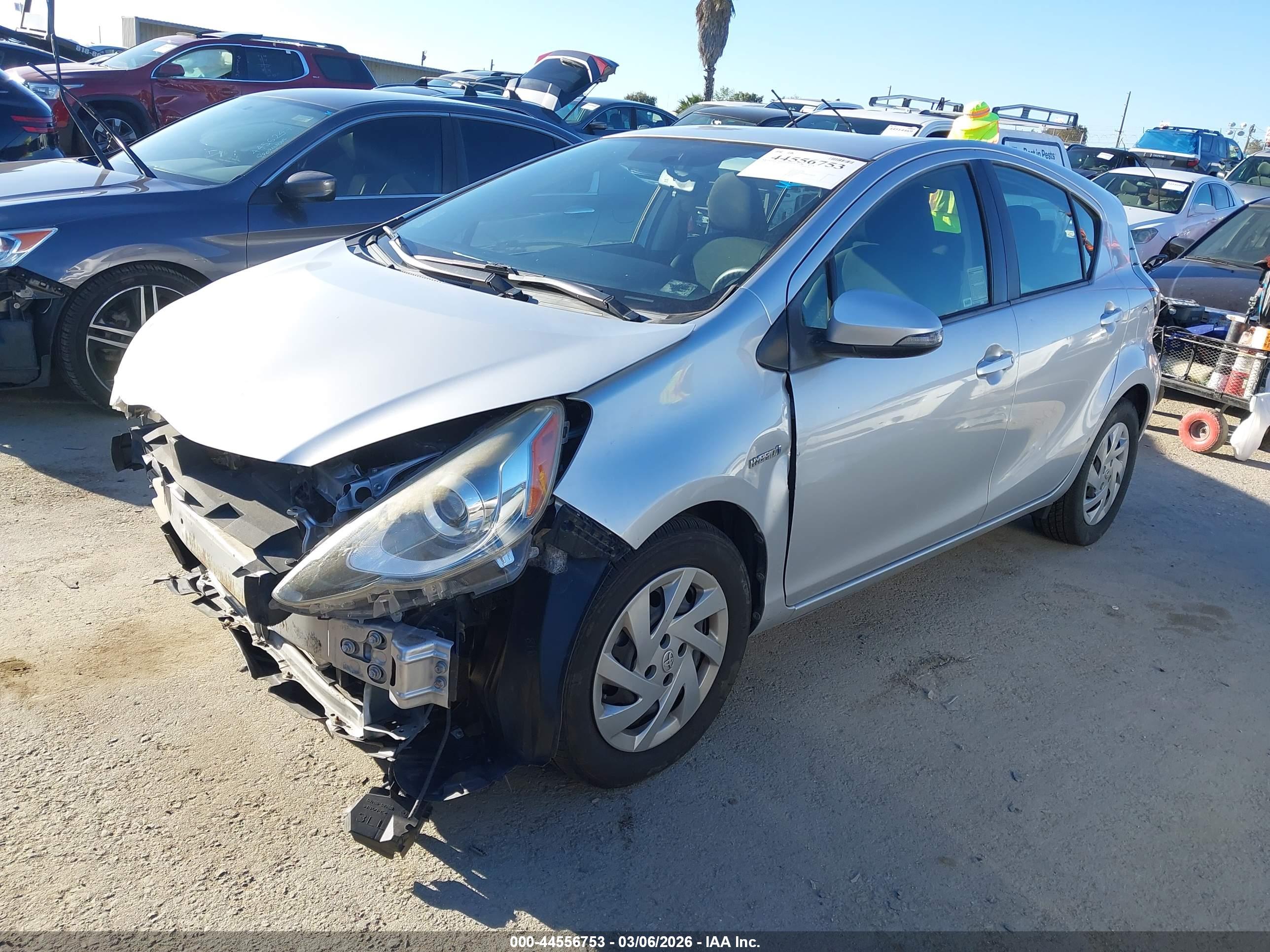 TOYOTA PRIUS image 2