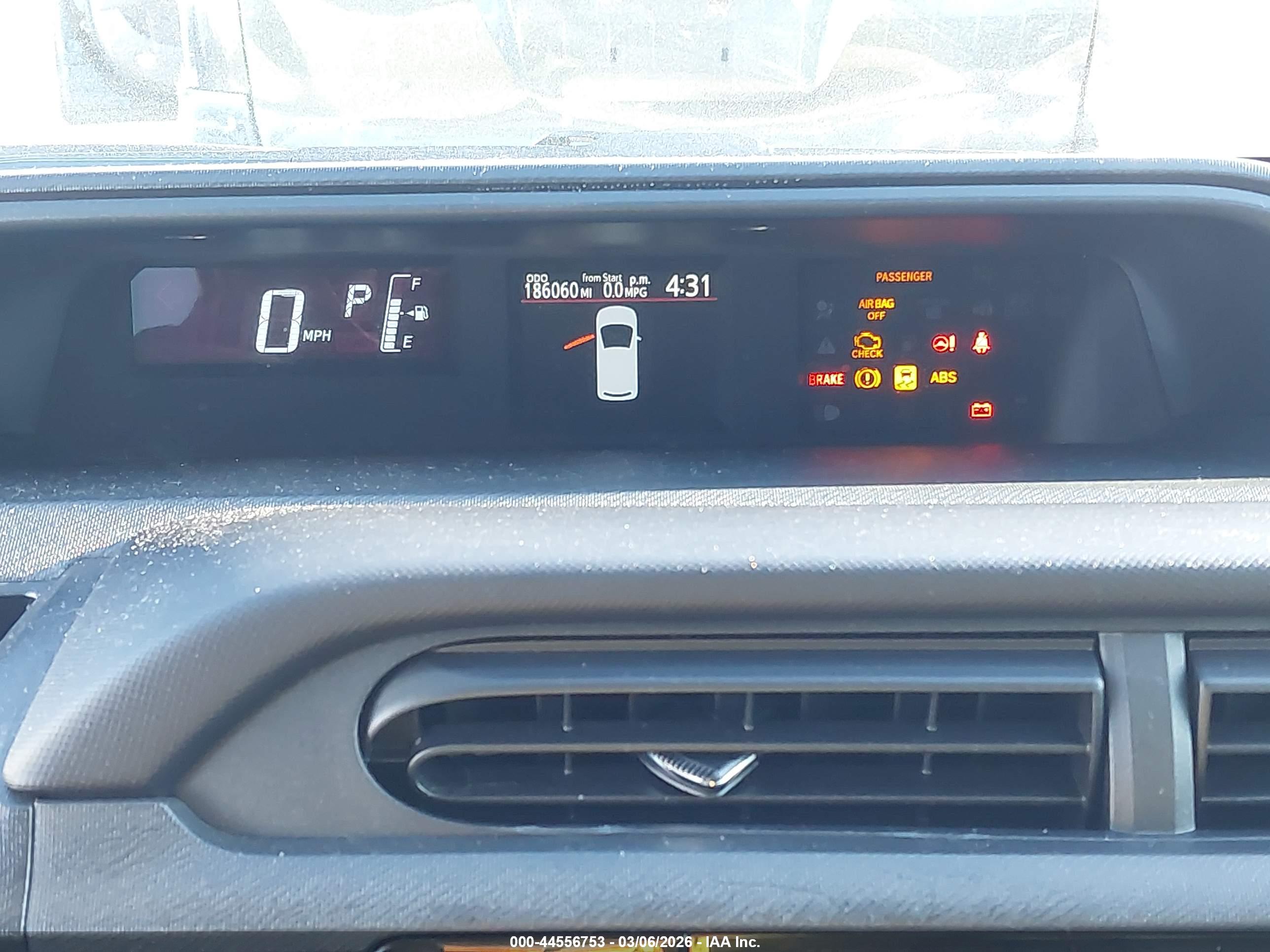 TOYOTA PRIUS image 7
