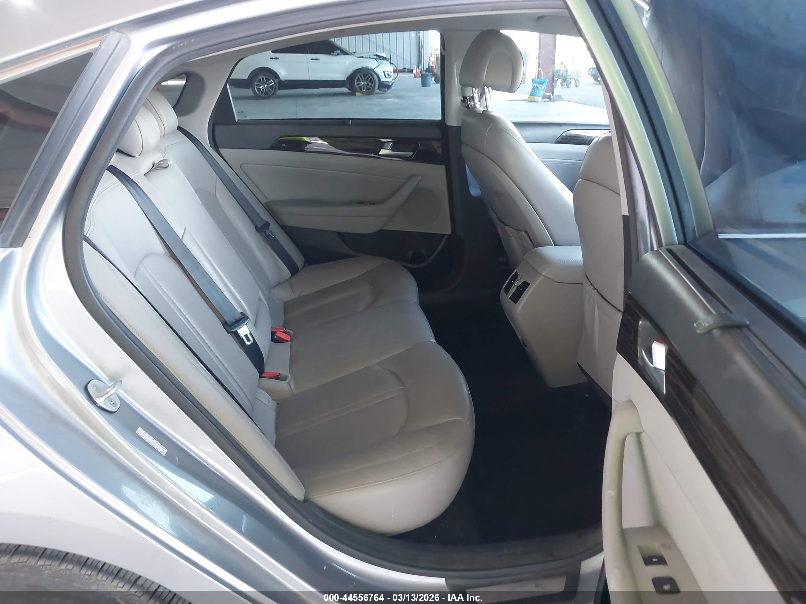 HYUNDAI SONATA image 8