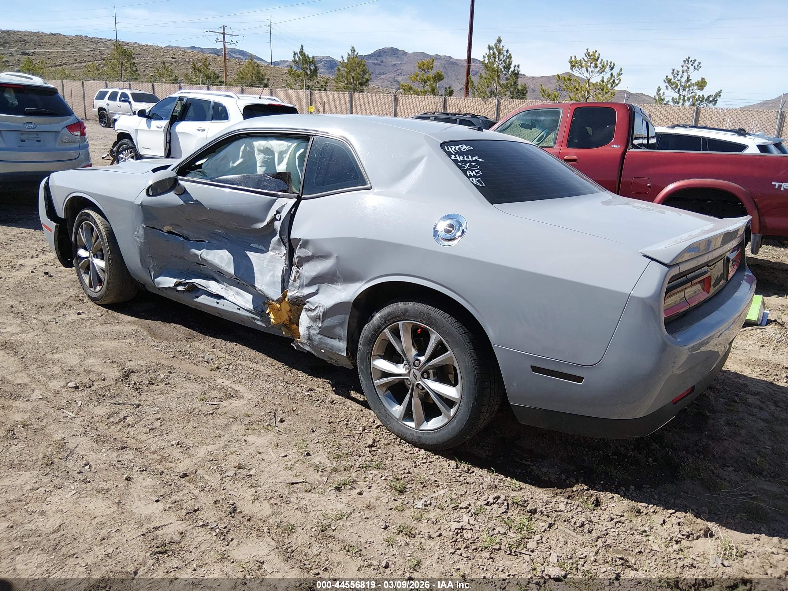 DODGE CHALLENGER image 3