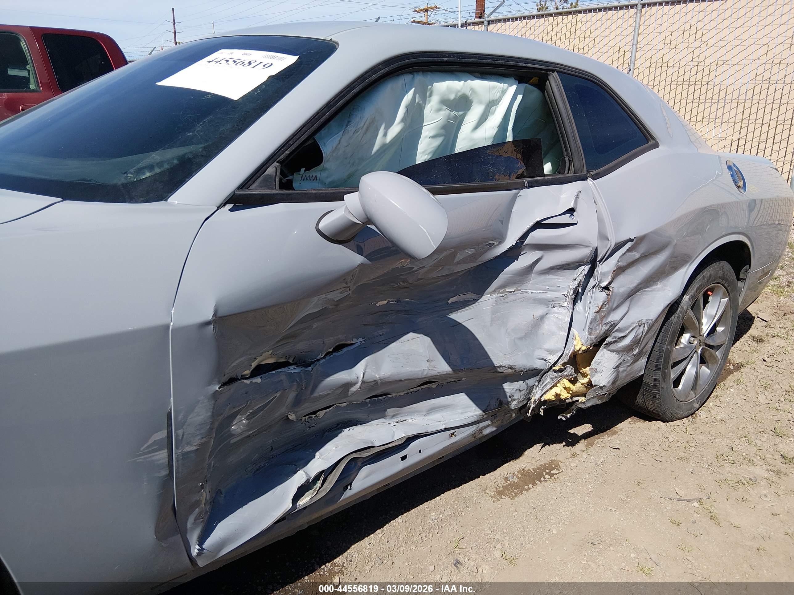 DODGE CHALLENGER image 6