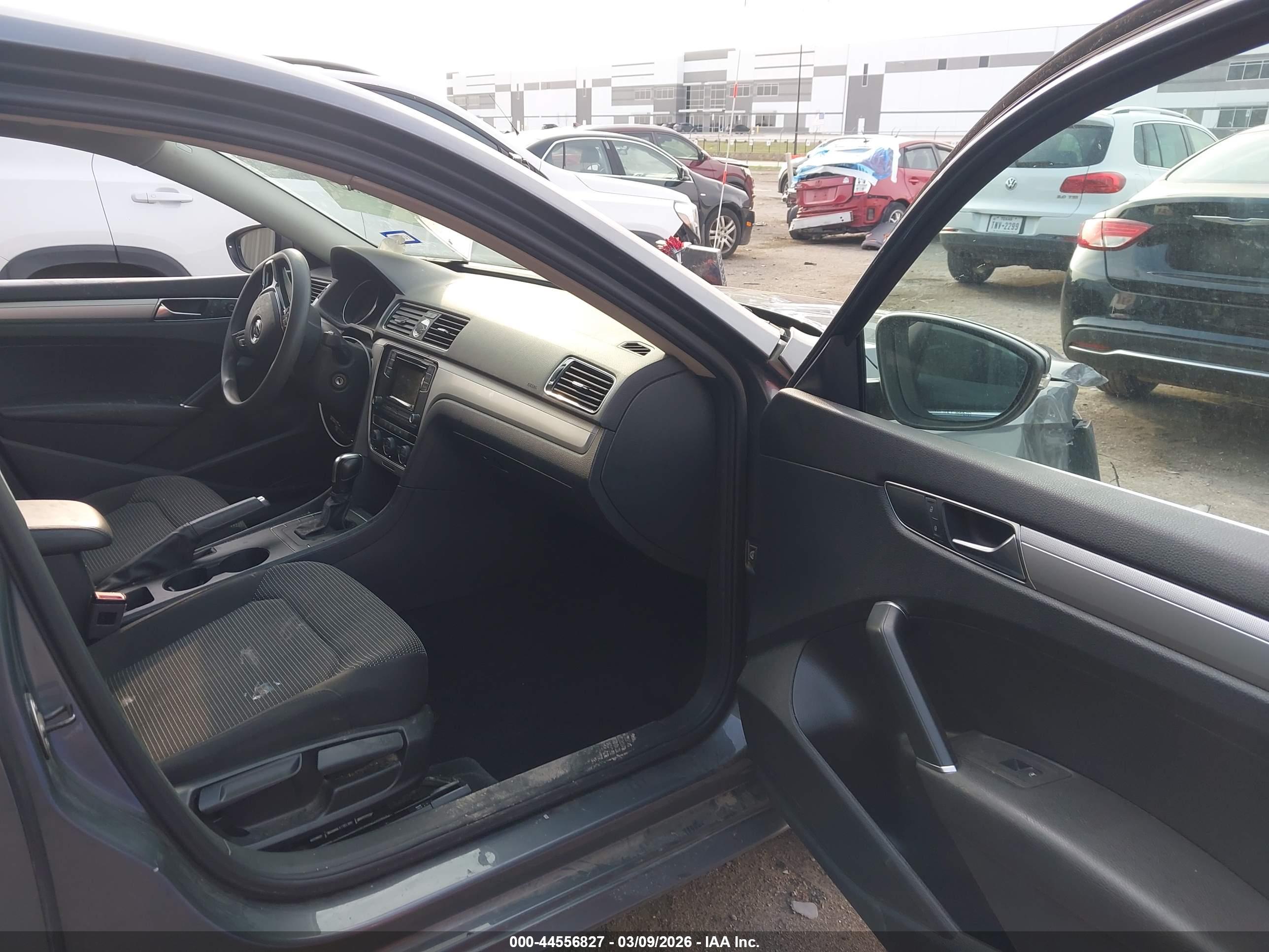 VOLKSWAGEN PASSAT image 5