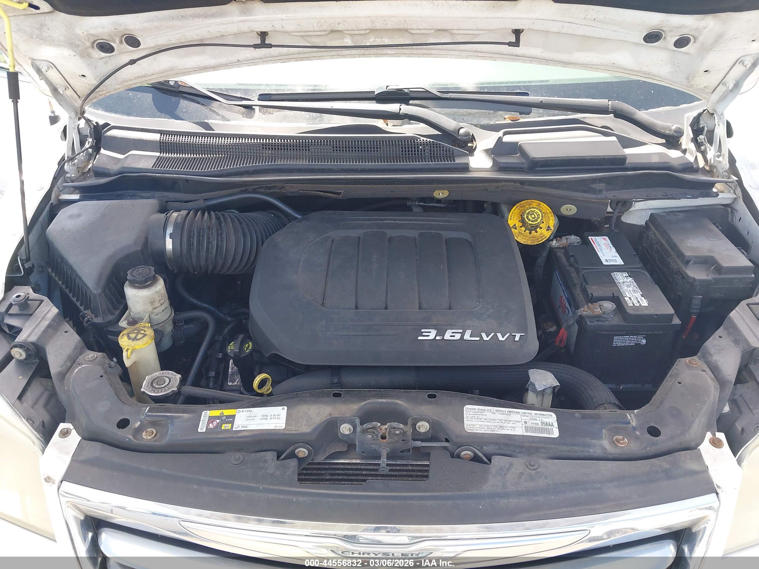 CHRYSLER TOWN image 10