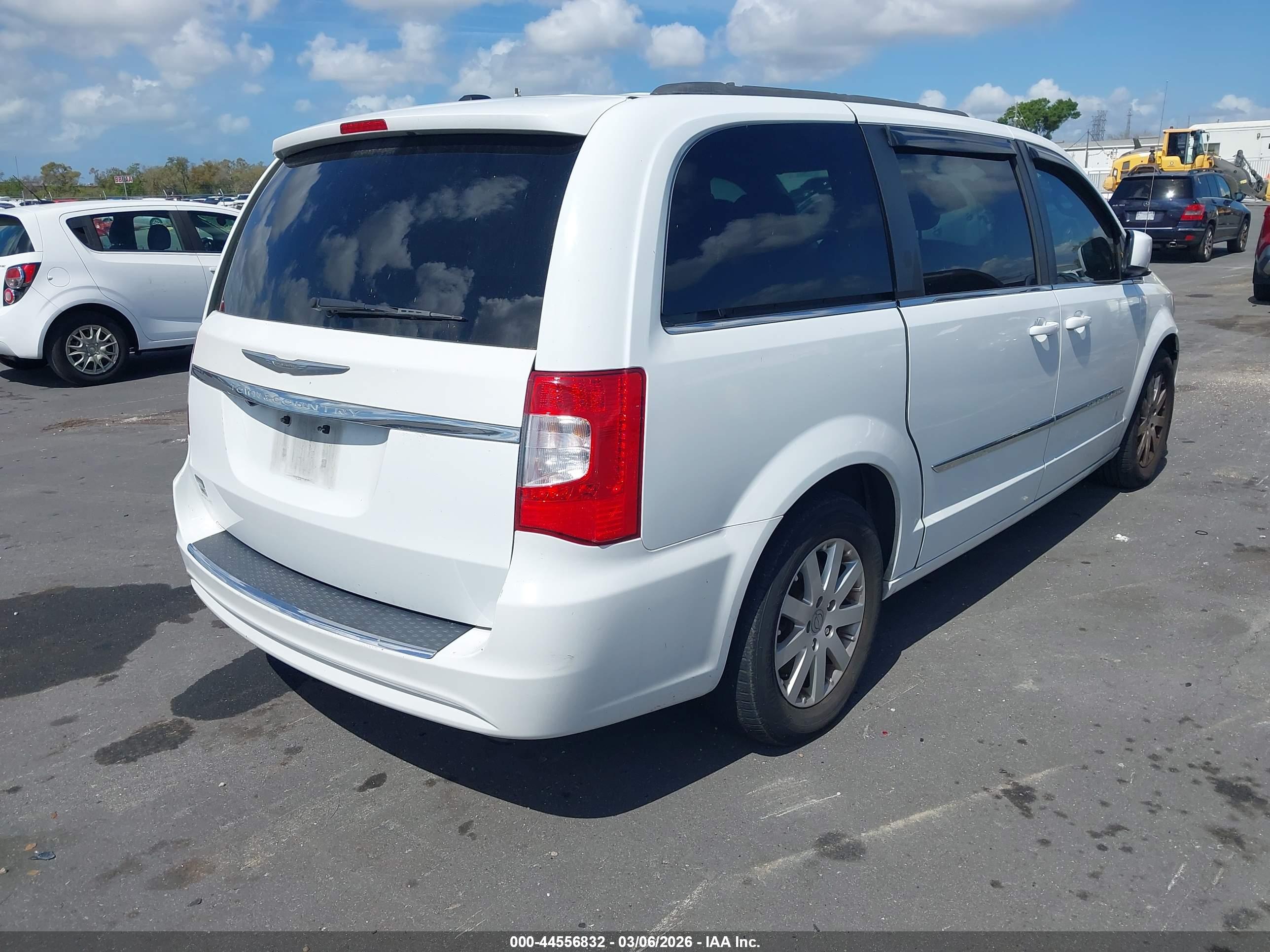 CHRYSLER TOWN image 4