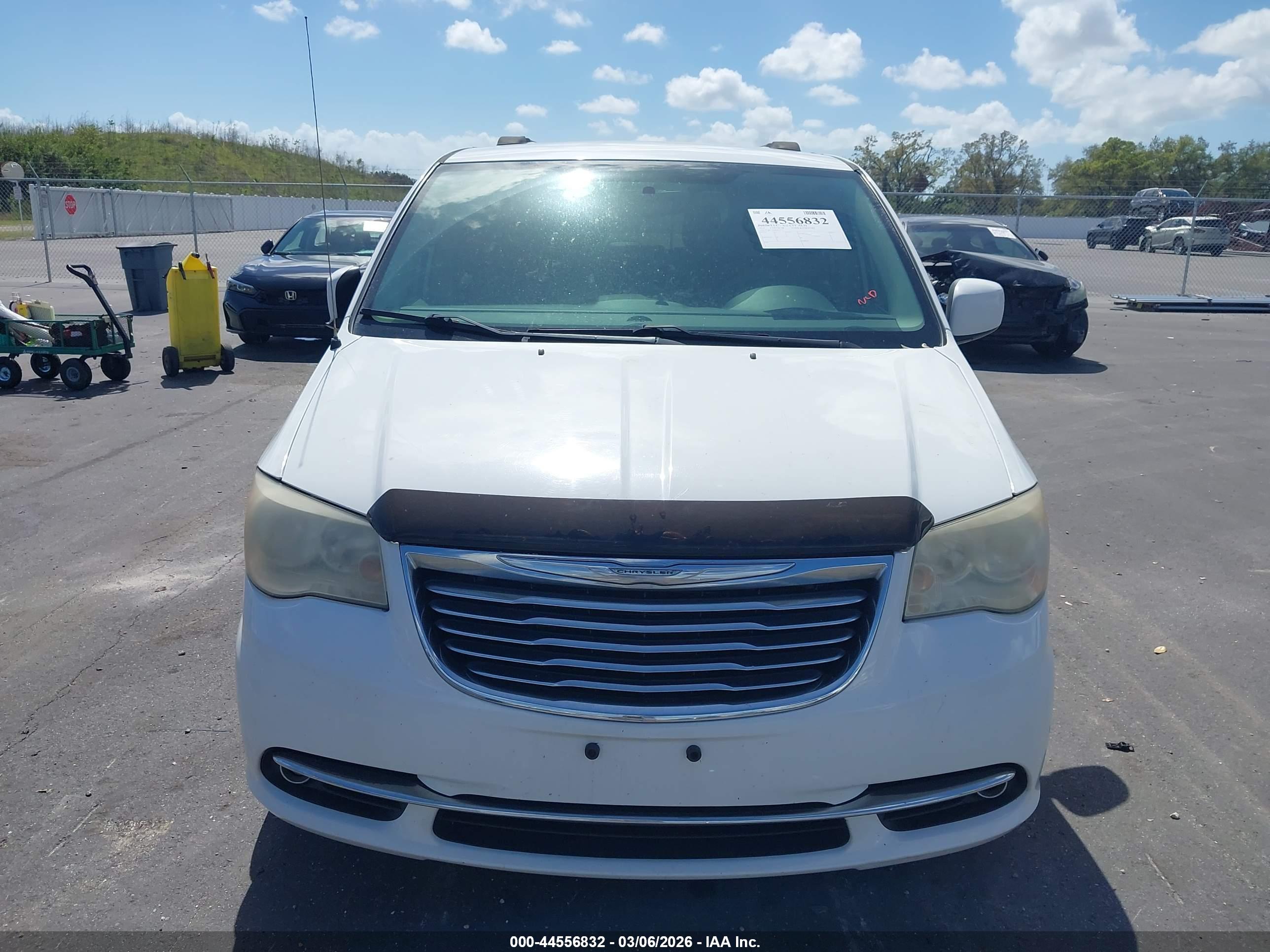 CHRYSLER TOWN image 6
