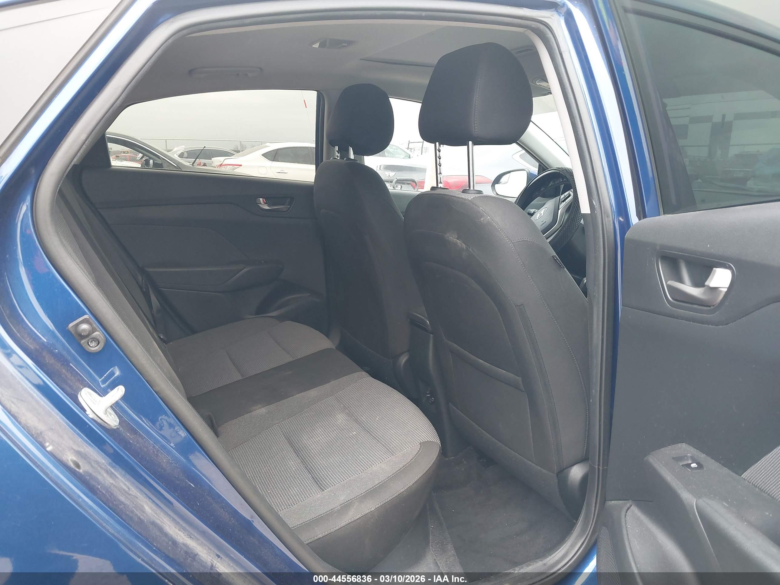 HYUNDAI ACCENT image 8