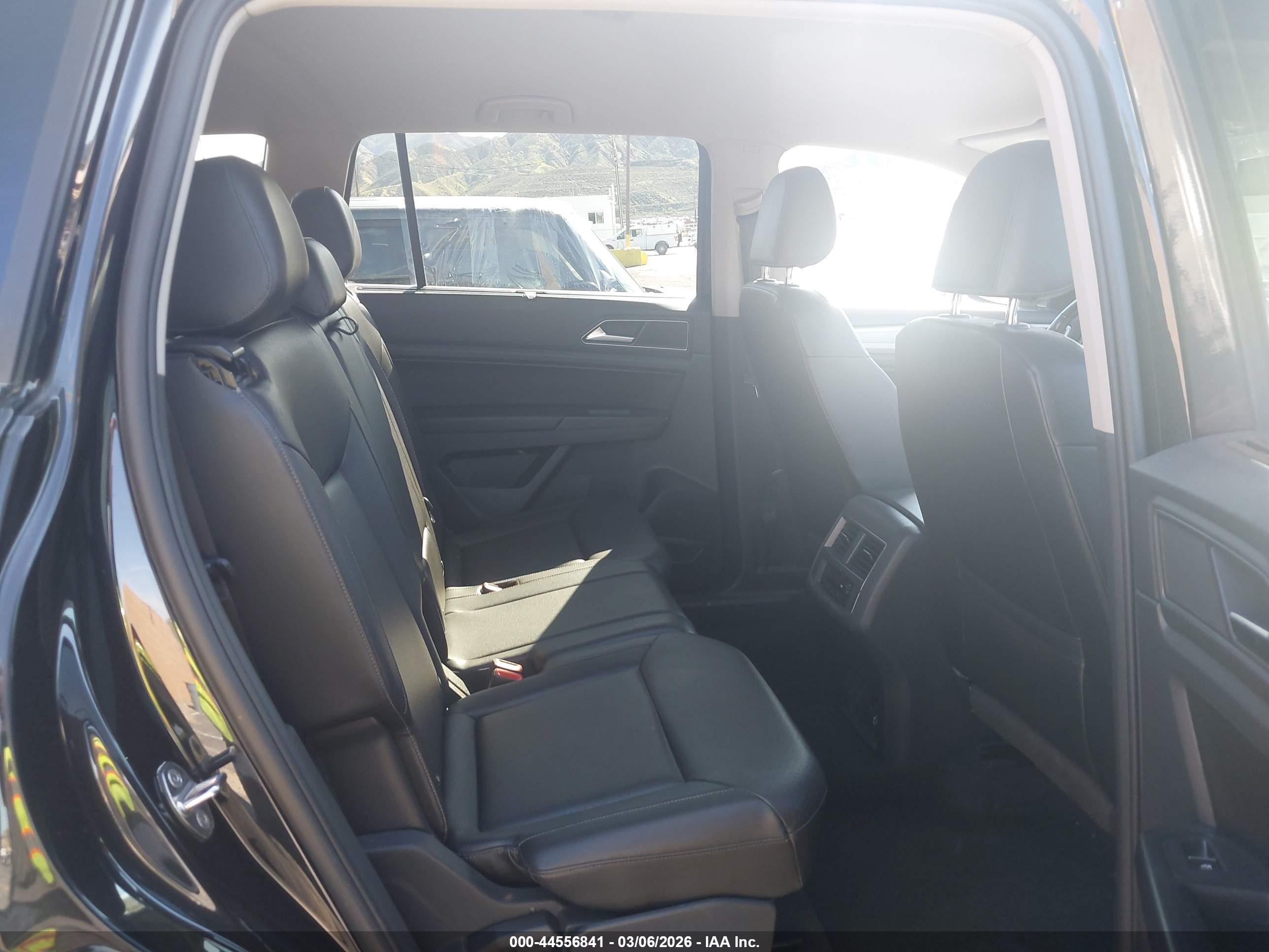 VOLKSWAGEN ATLAS image 8