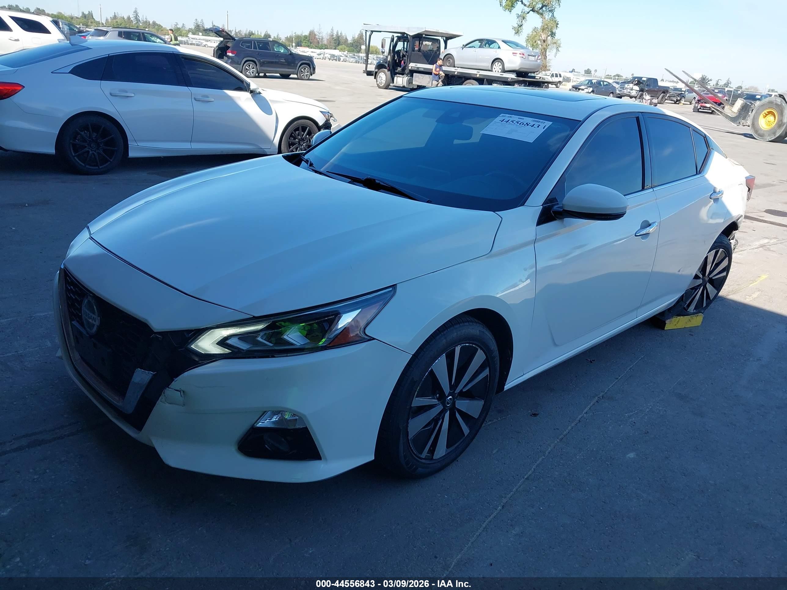 NISSAN ALTIMA image 2