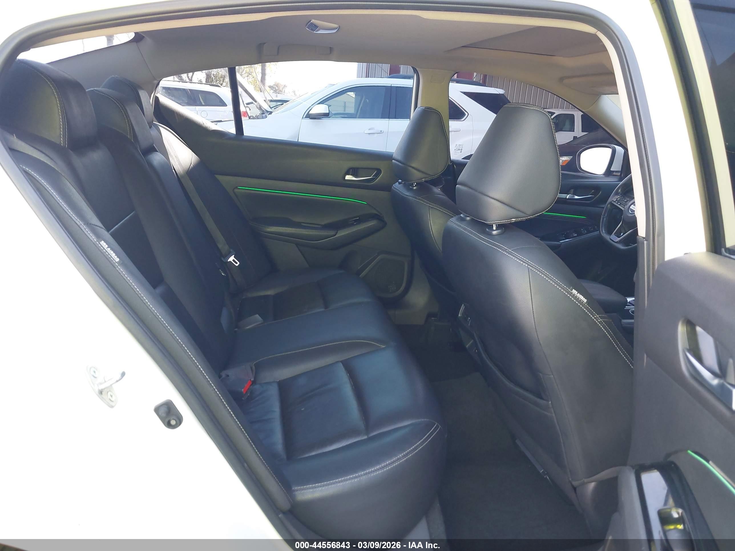 NISSAN ALTIMA image 8