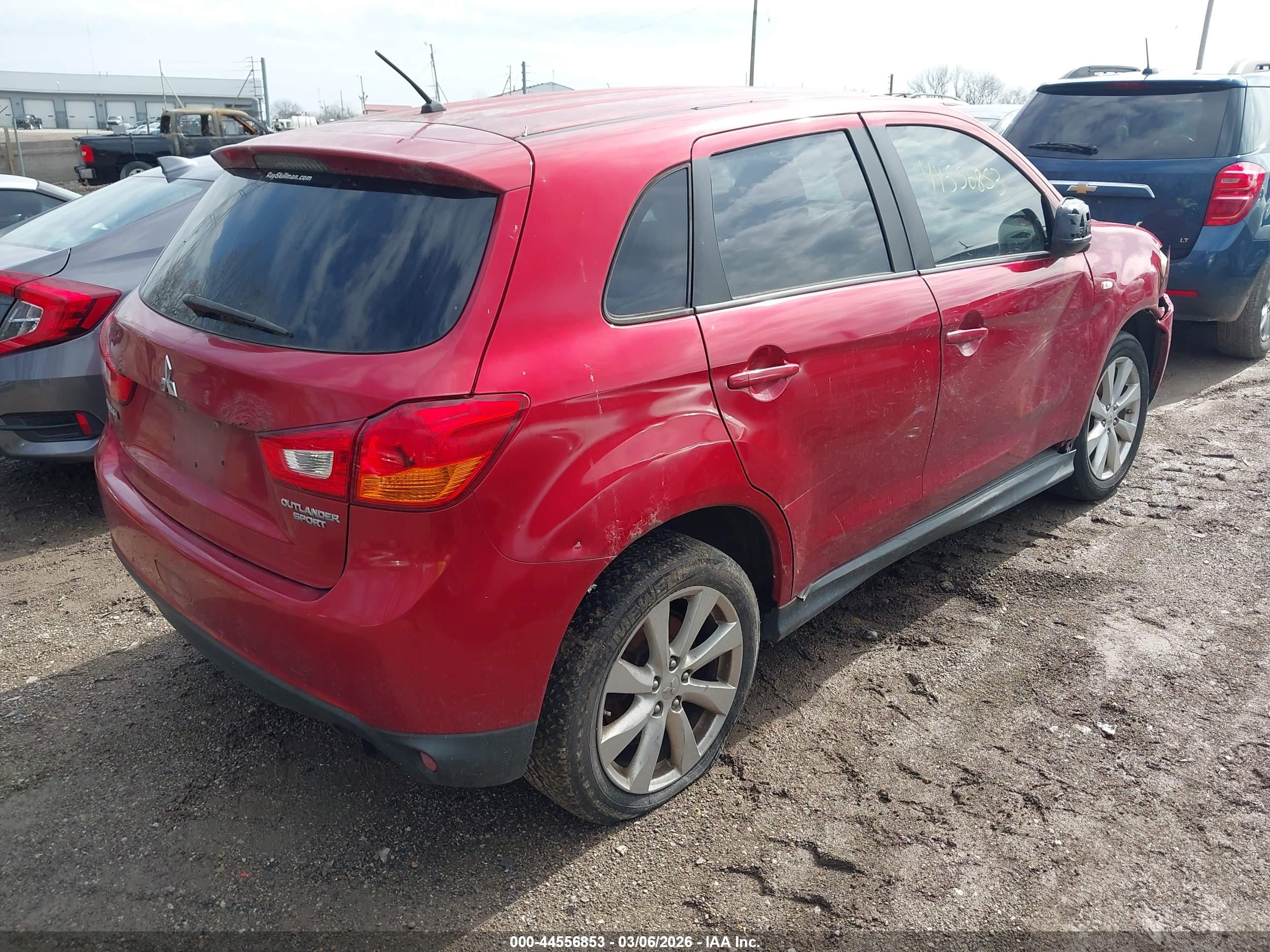 MITSUBISHI OUTLANDER image 4