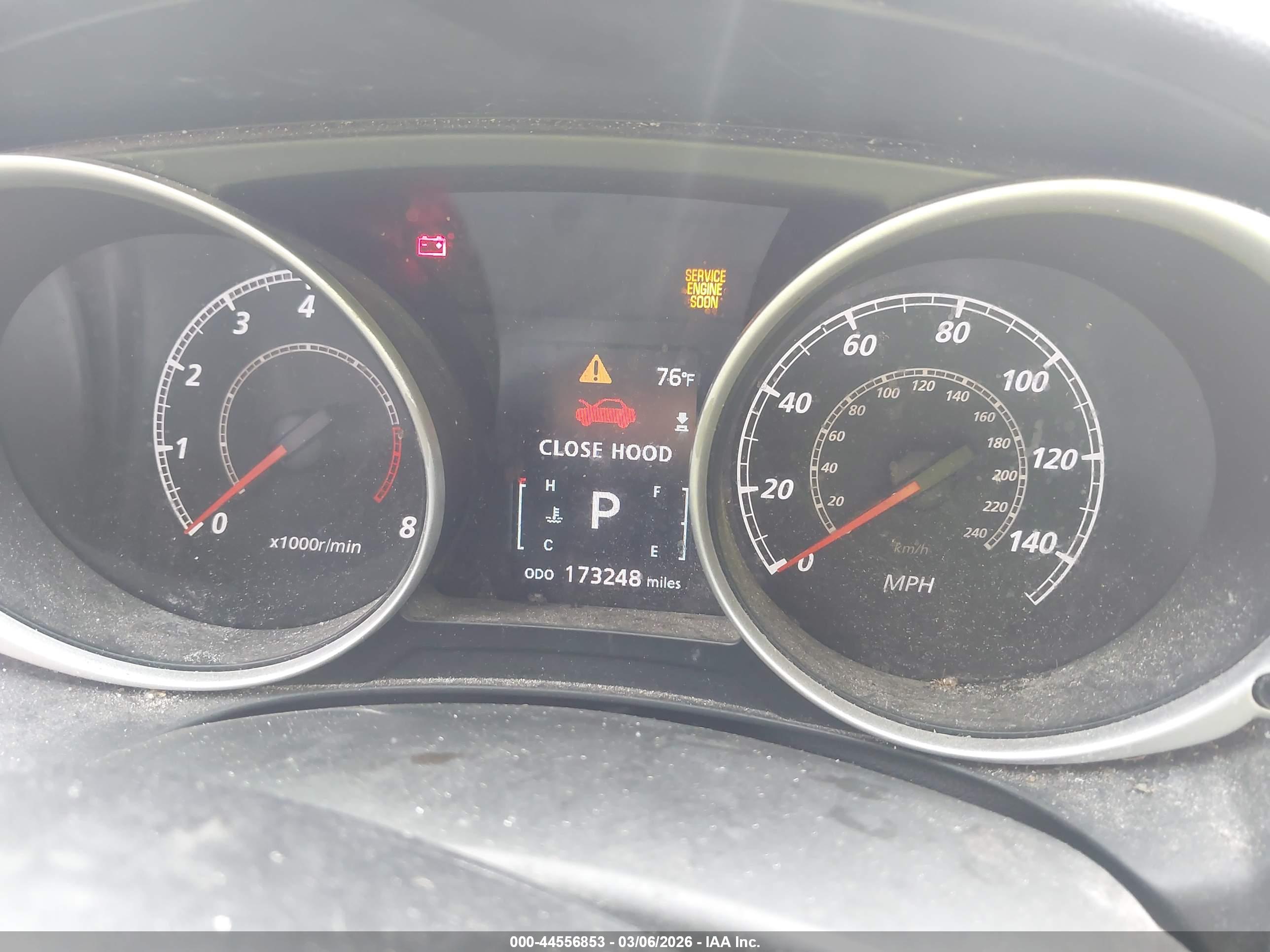 MITSUBISHI OUTLANDER image 7