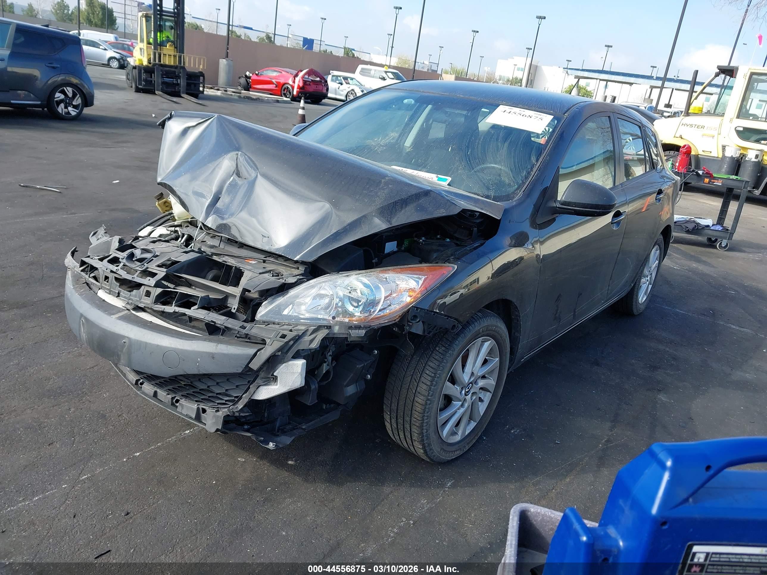 MAZDA MAZDA3 image 2