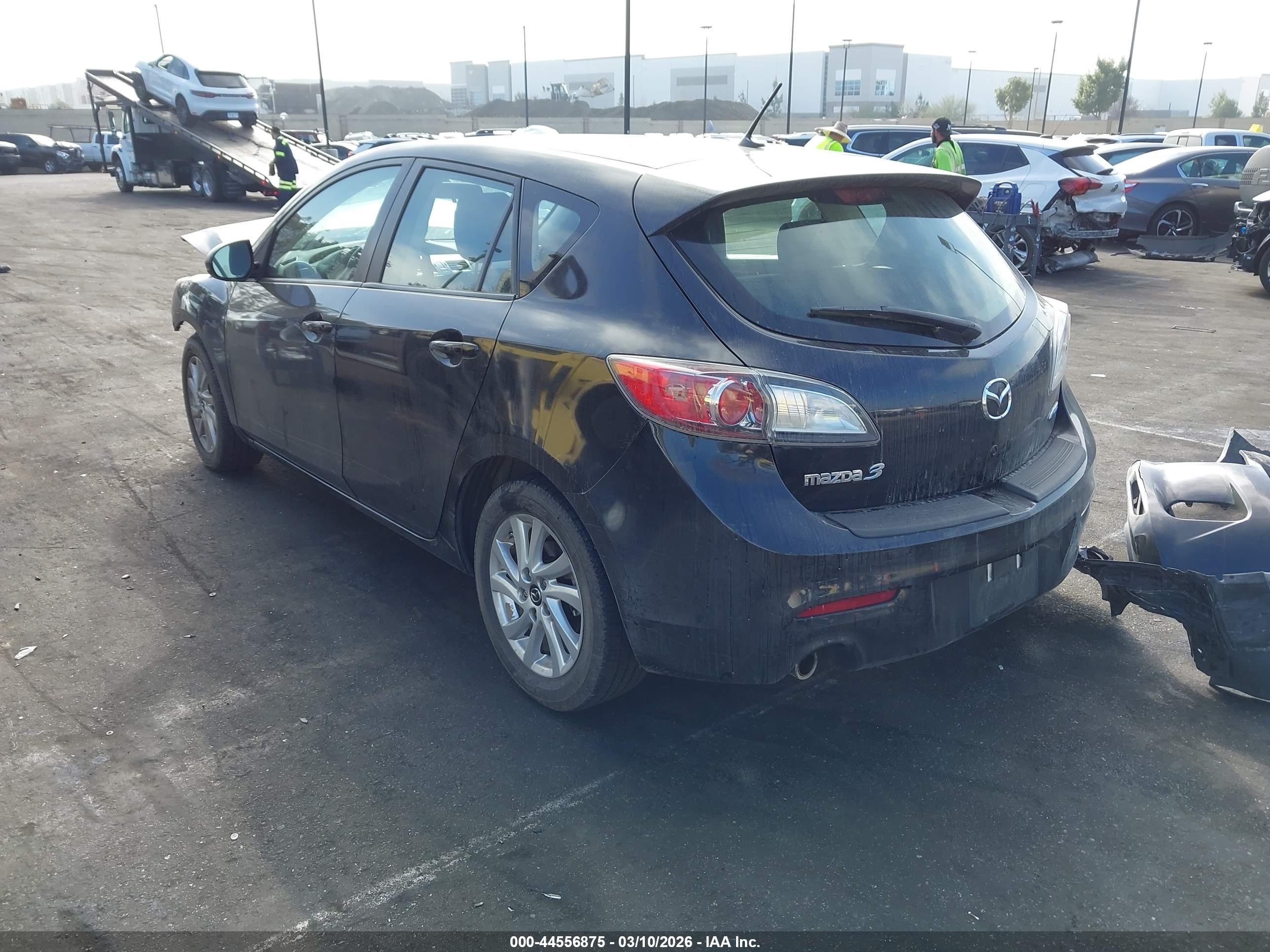 MAZDA MAZDA3 image 3
