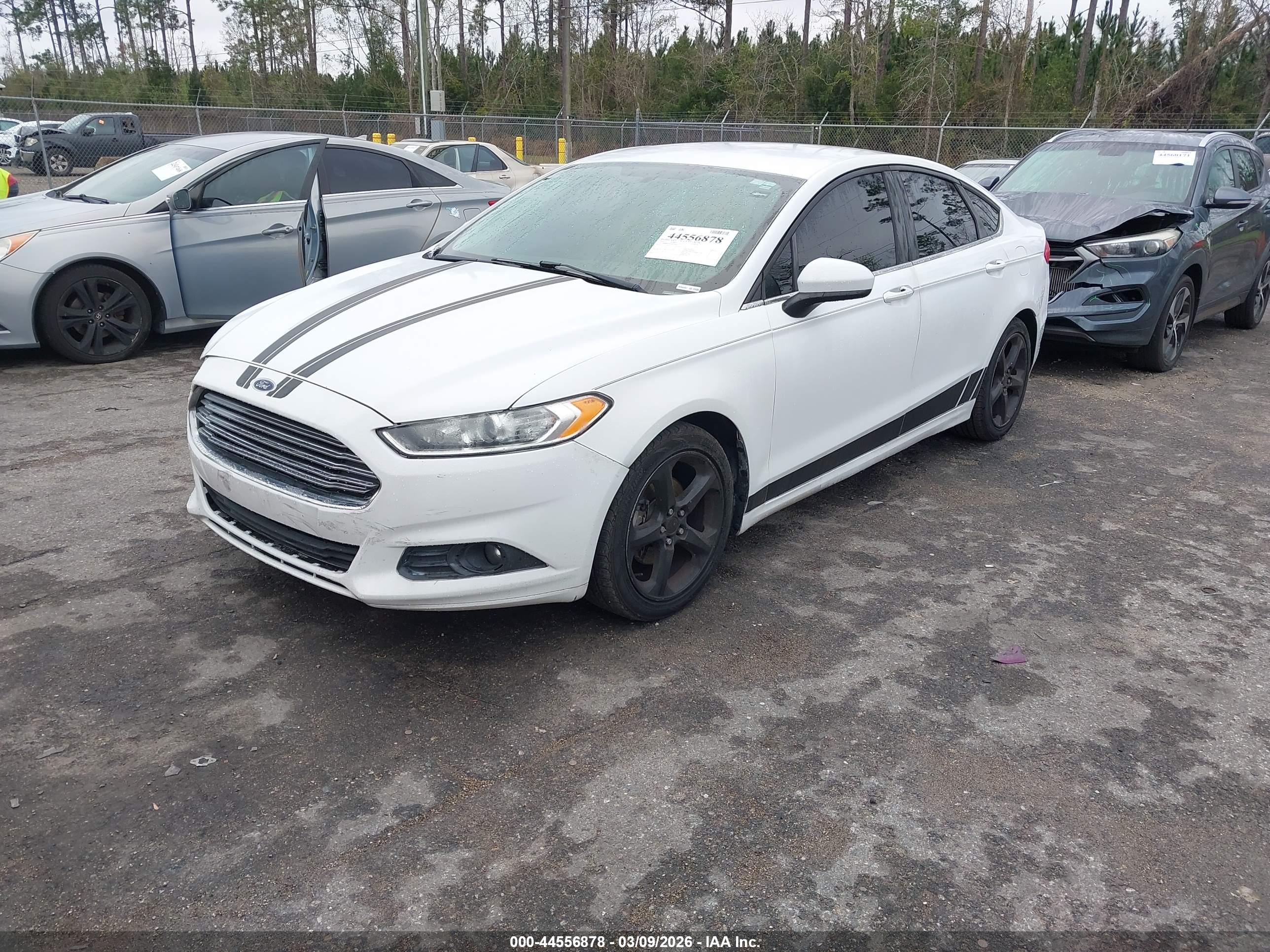 FORD FUSION image 2
