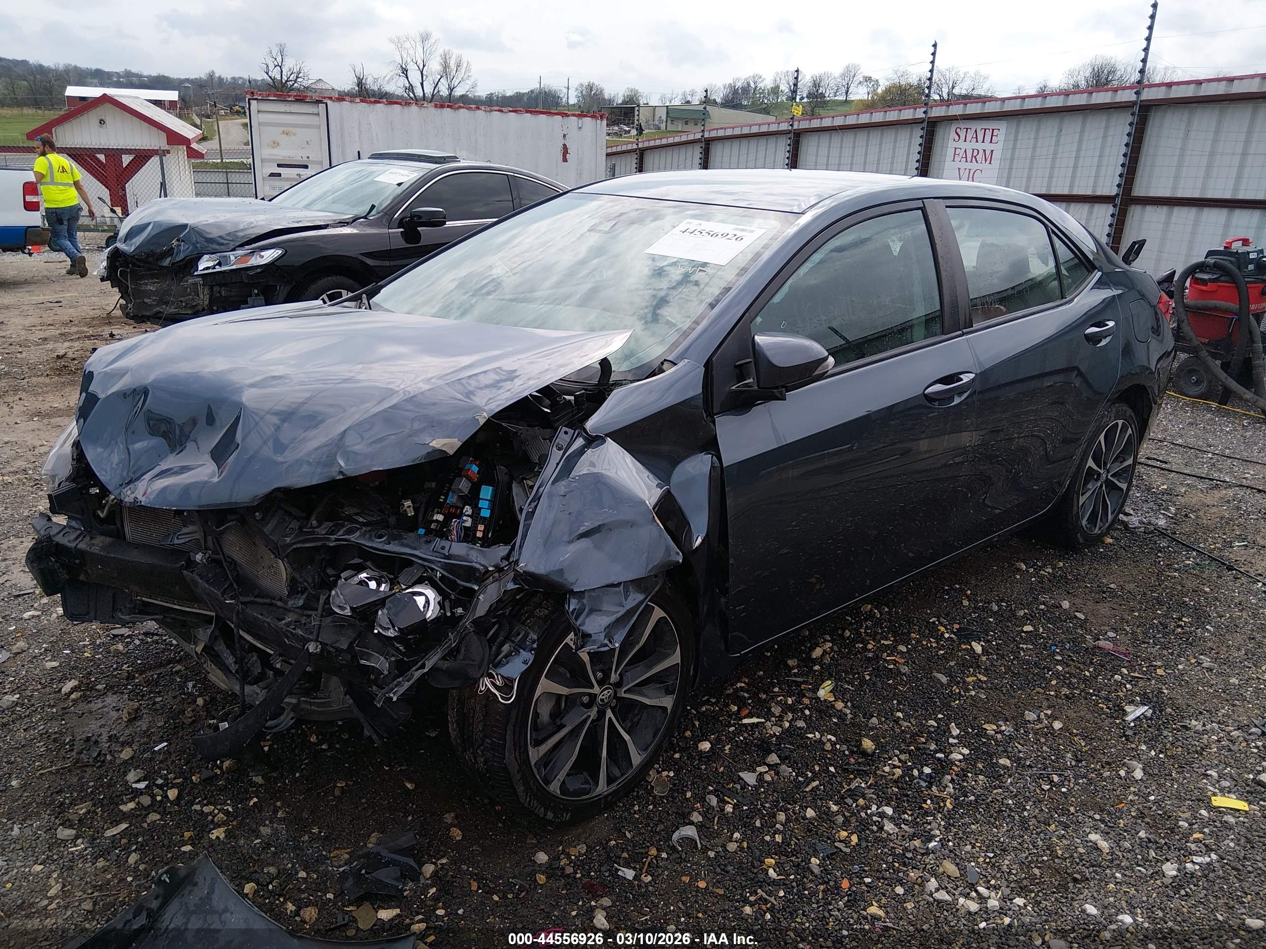 TOYOTA COROLLA image 2