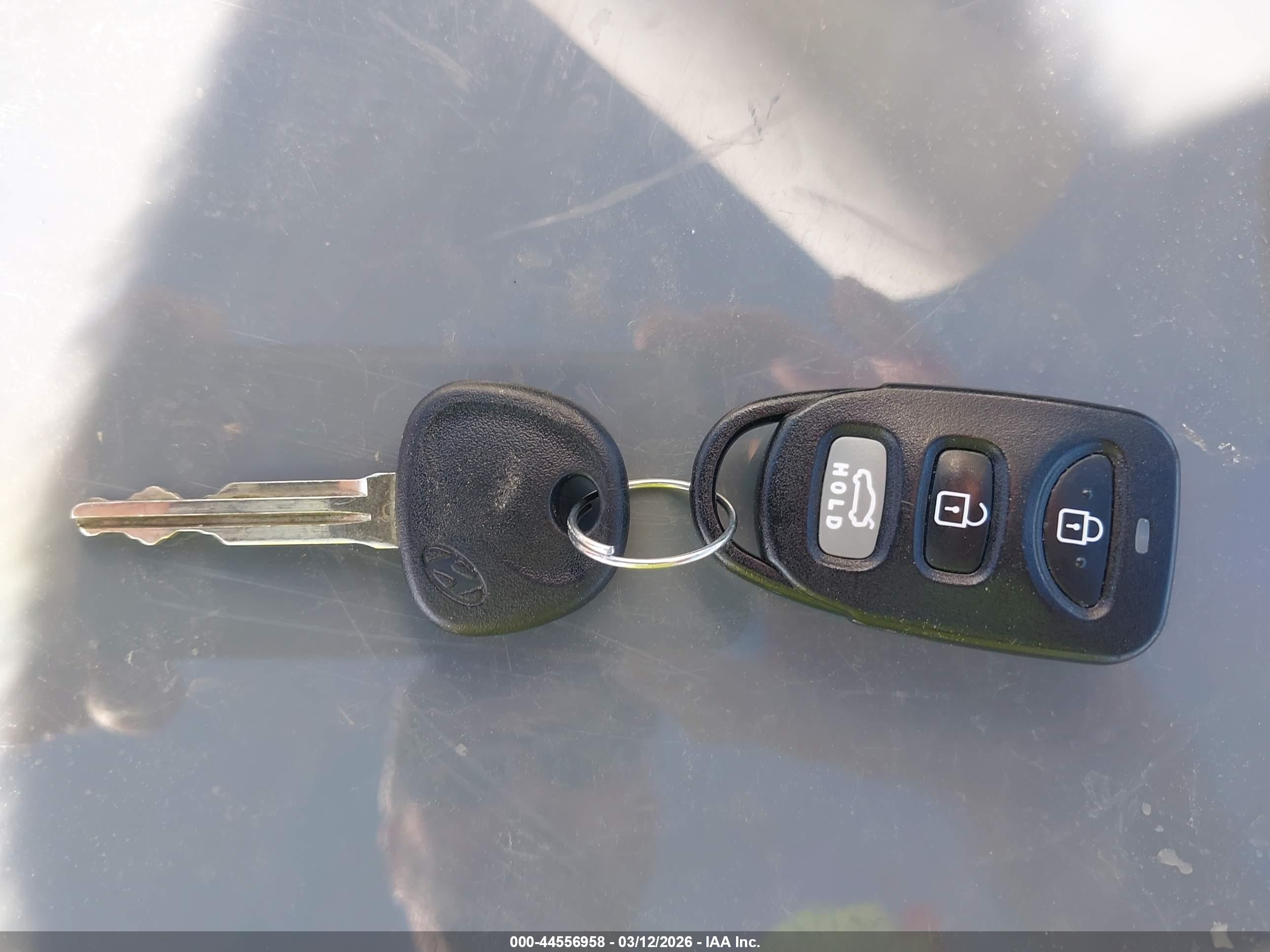 HYUNDAI ELANTRA image 11