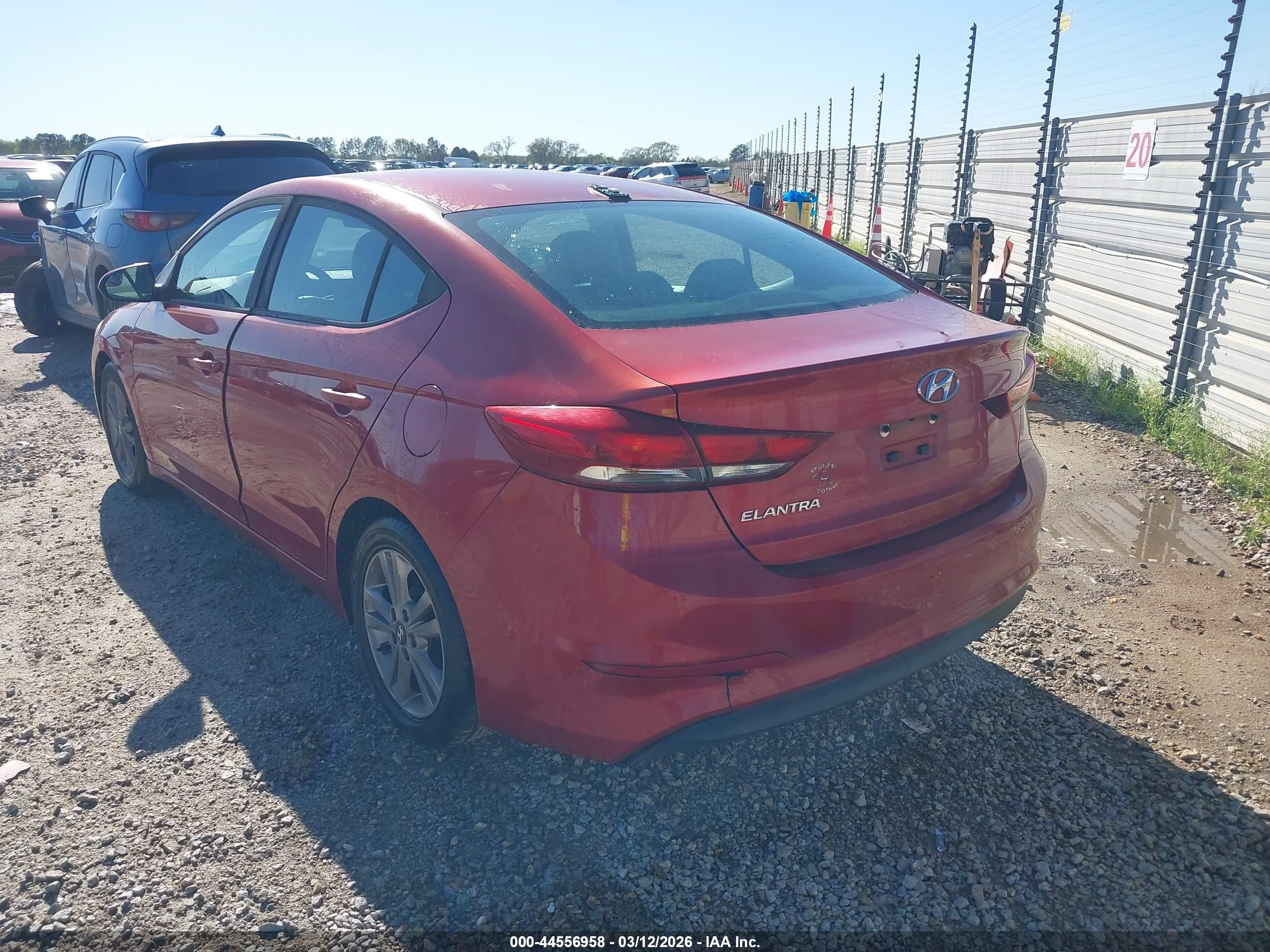 HYUNDAI ELANTRA image 3