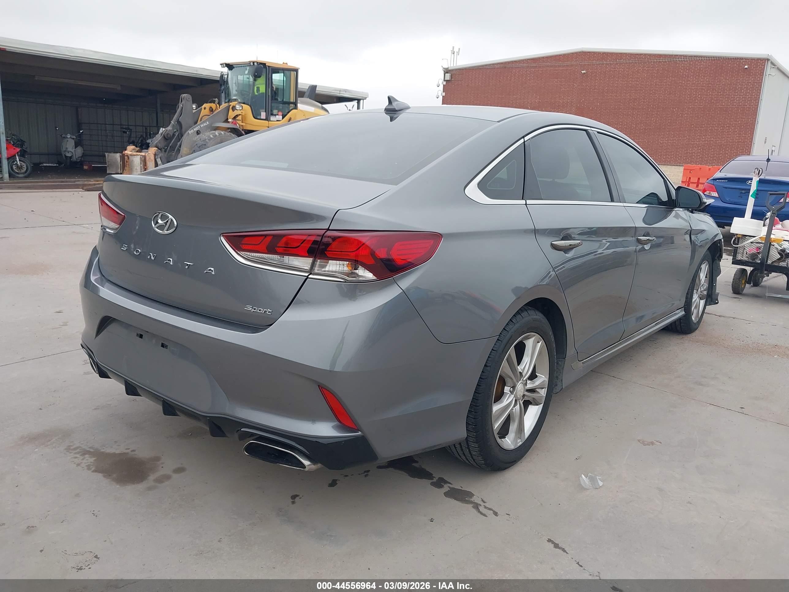 HYUNDAI SONATA image 4