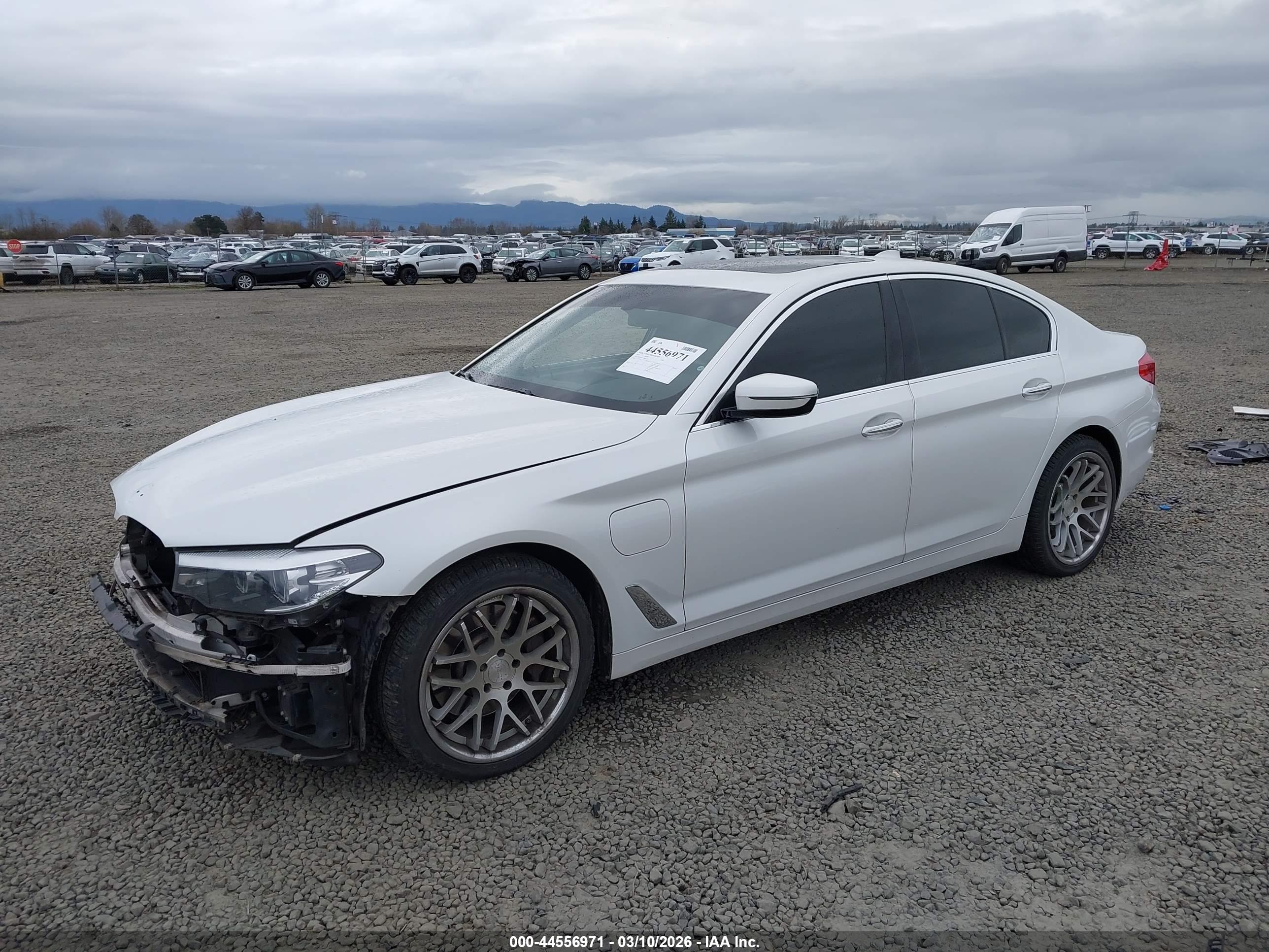 BMW 530E image 2