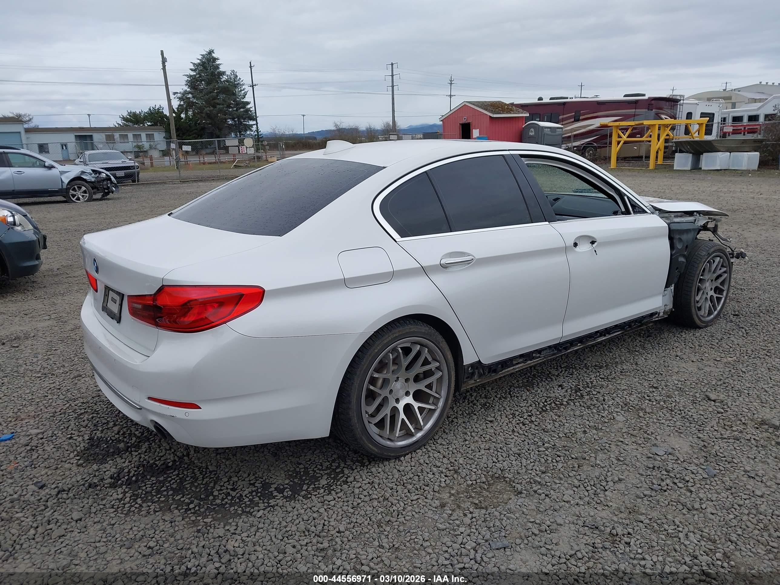 BMW 530E image 4