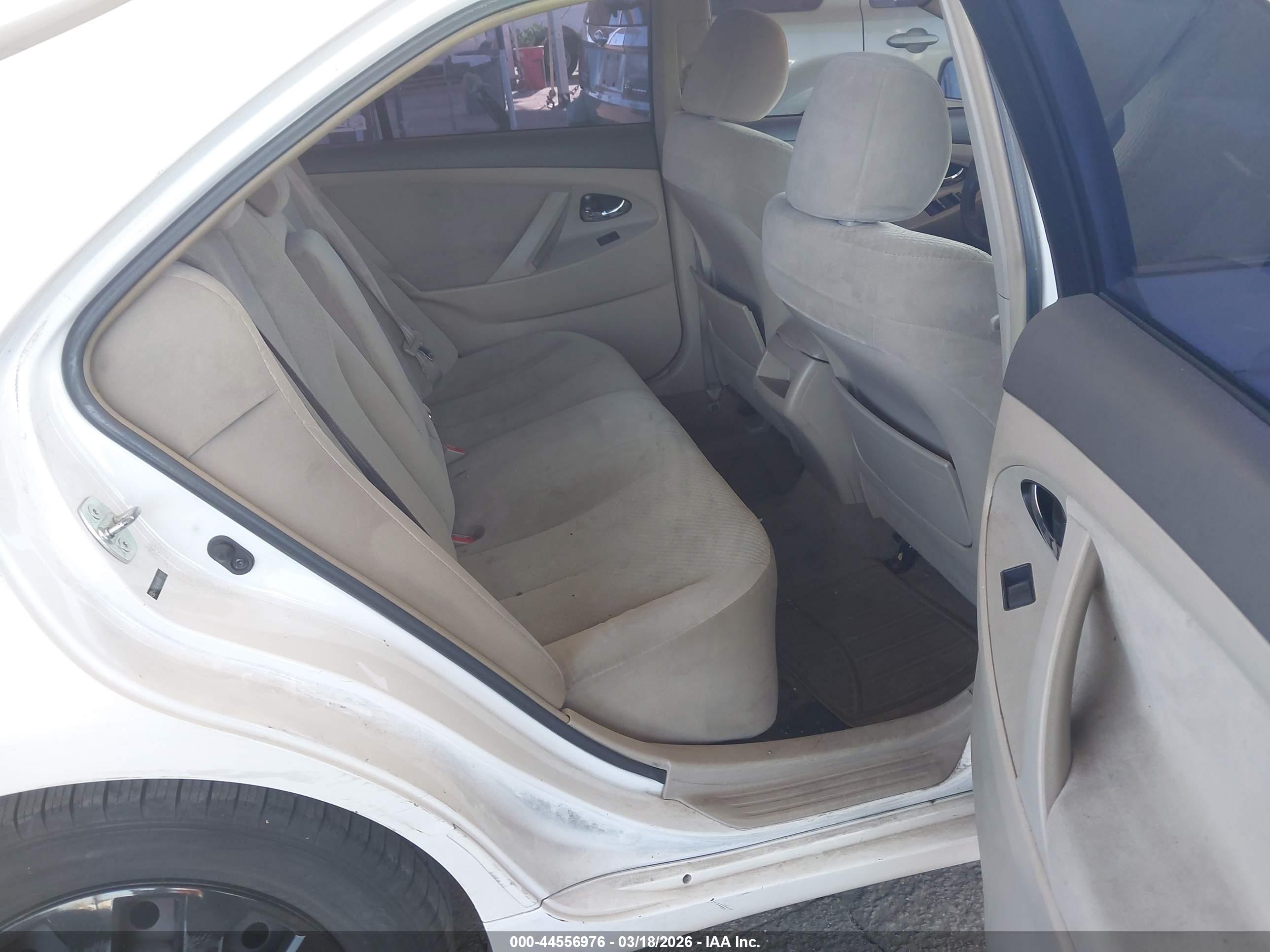 TOYOTA CAMRY image 8