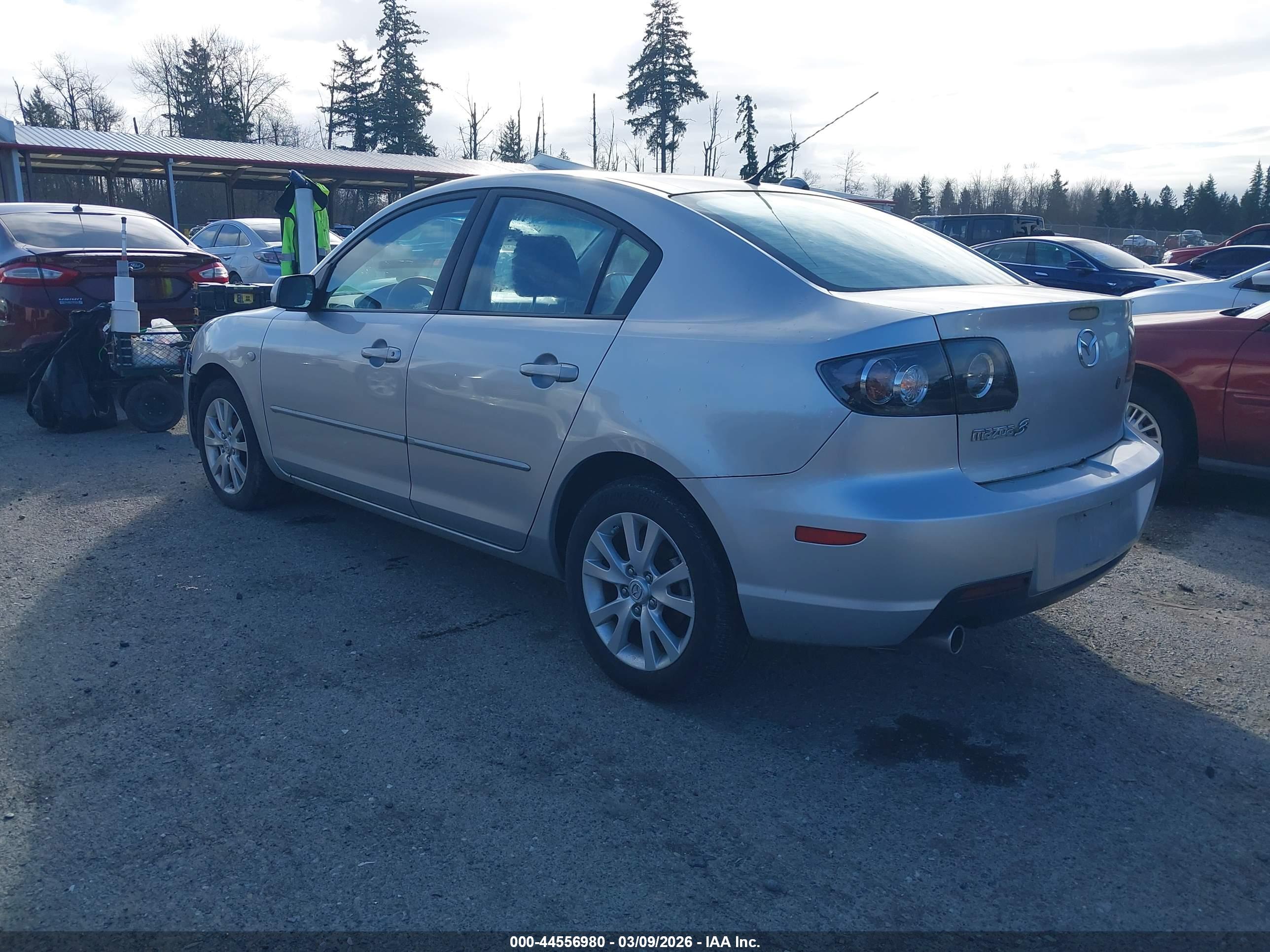 MAZDA MAZDA3 image 3