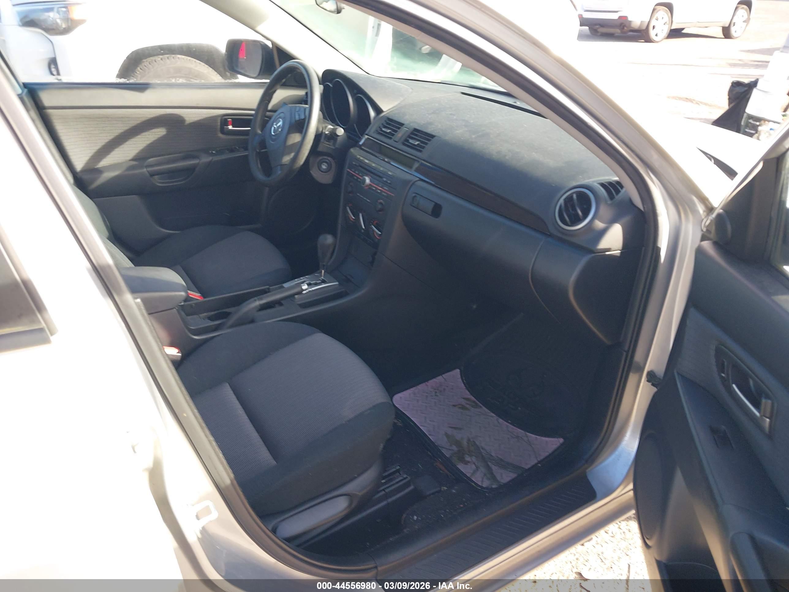MAZDA MAZDA3 image 5