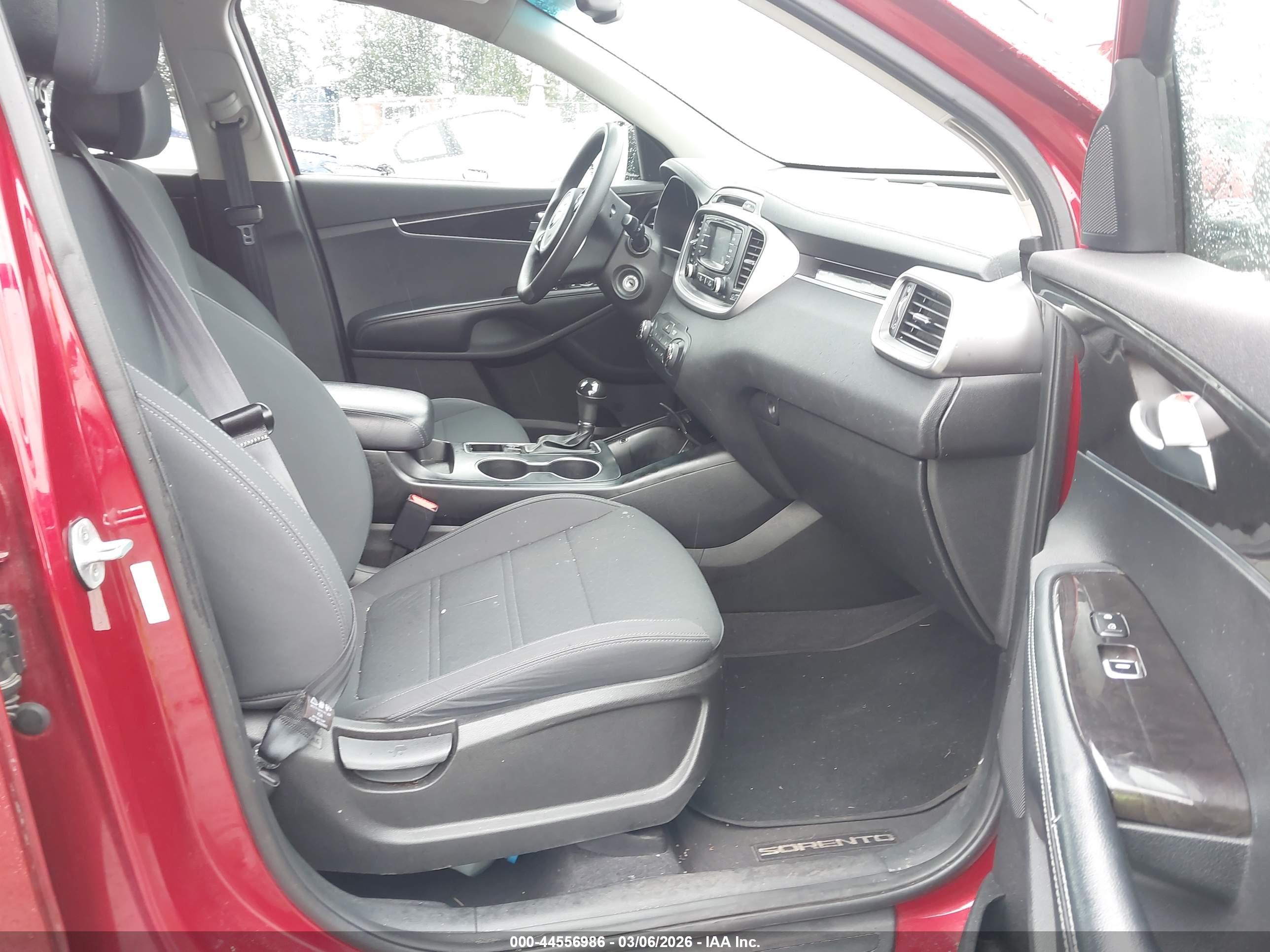 KIA SORENTO image 5