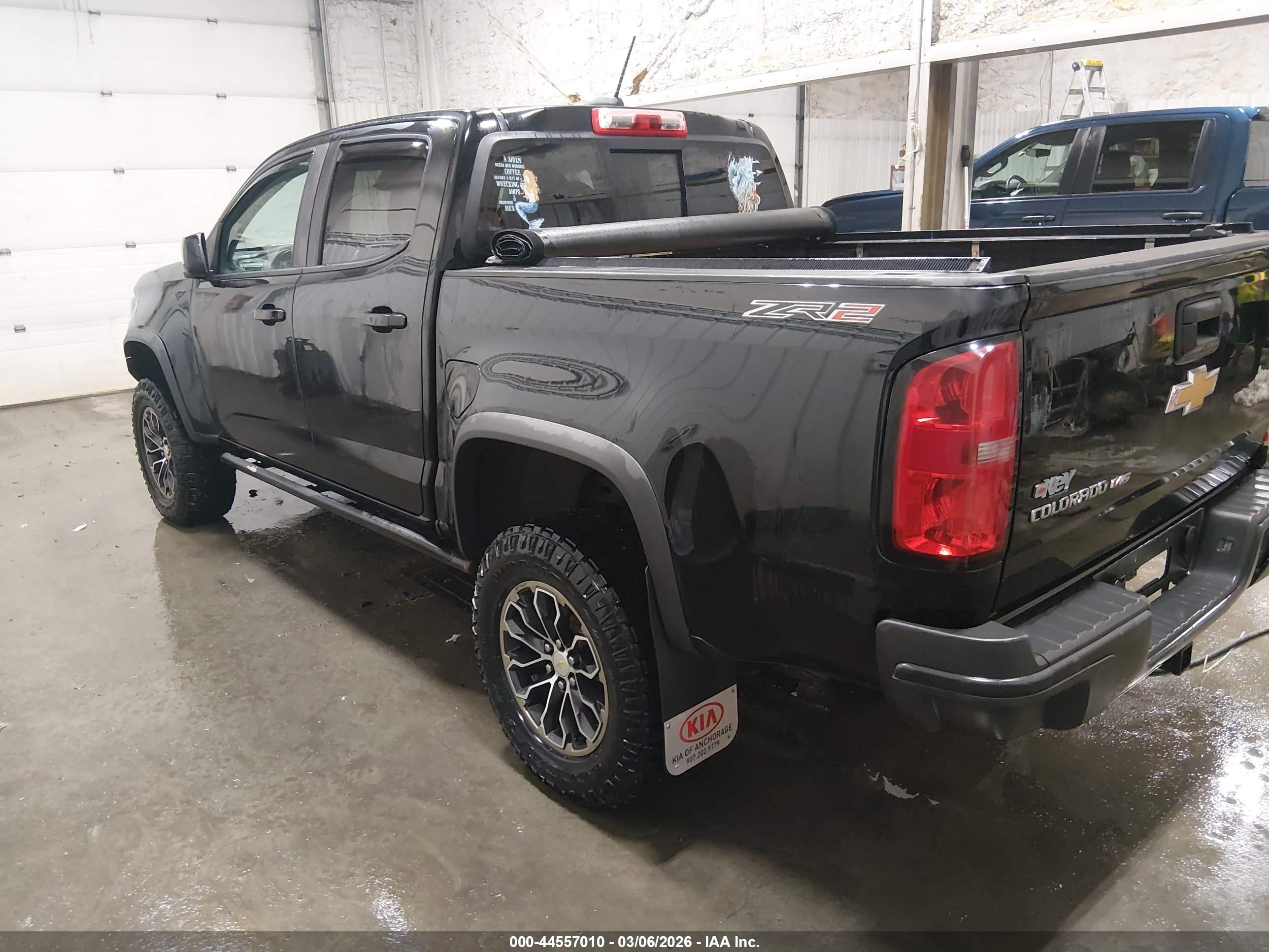 CHEVROLET COLORADO image 3