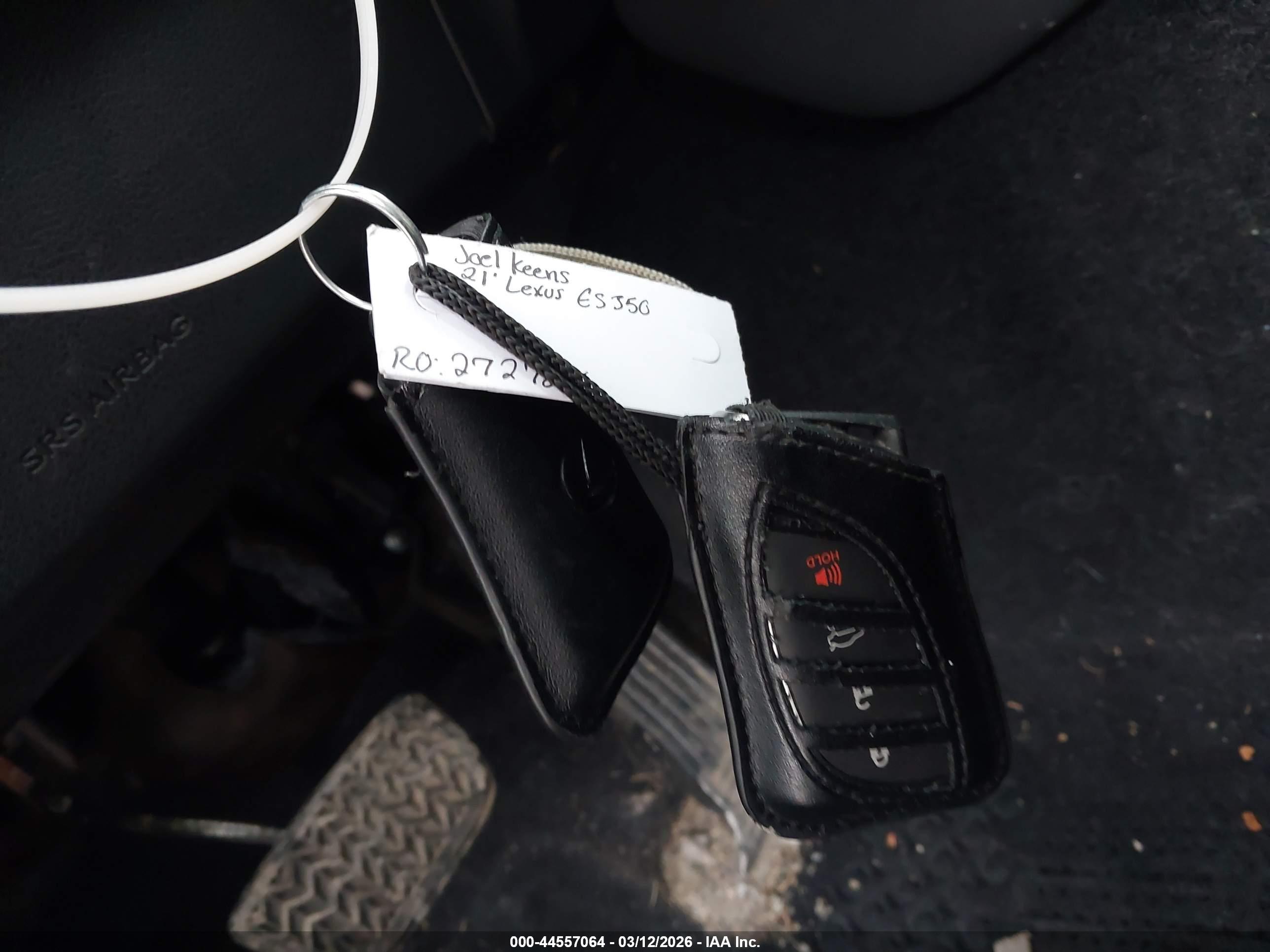 LEXUS ES image 11