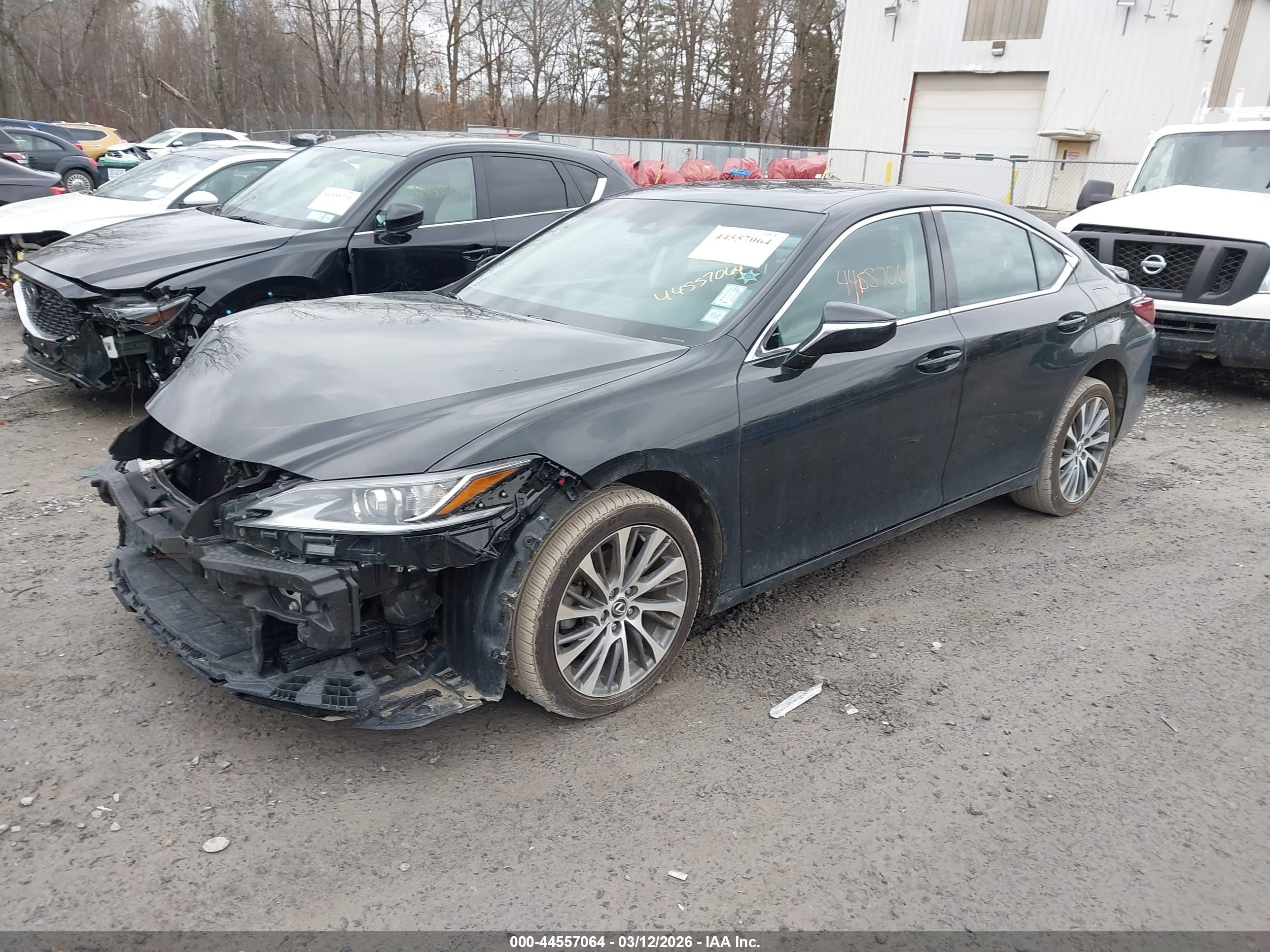 LEXUS ES image 2