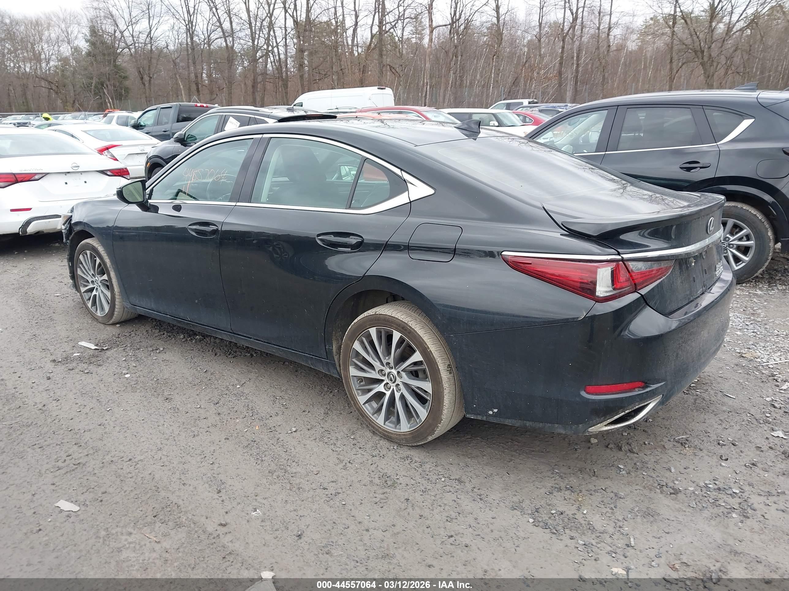 LEXUS ES image 3