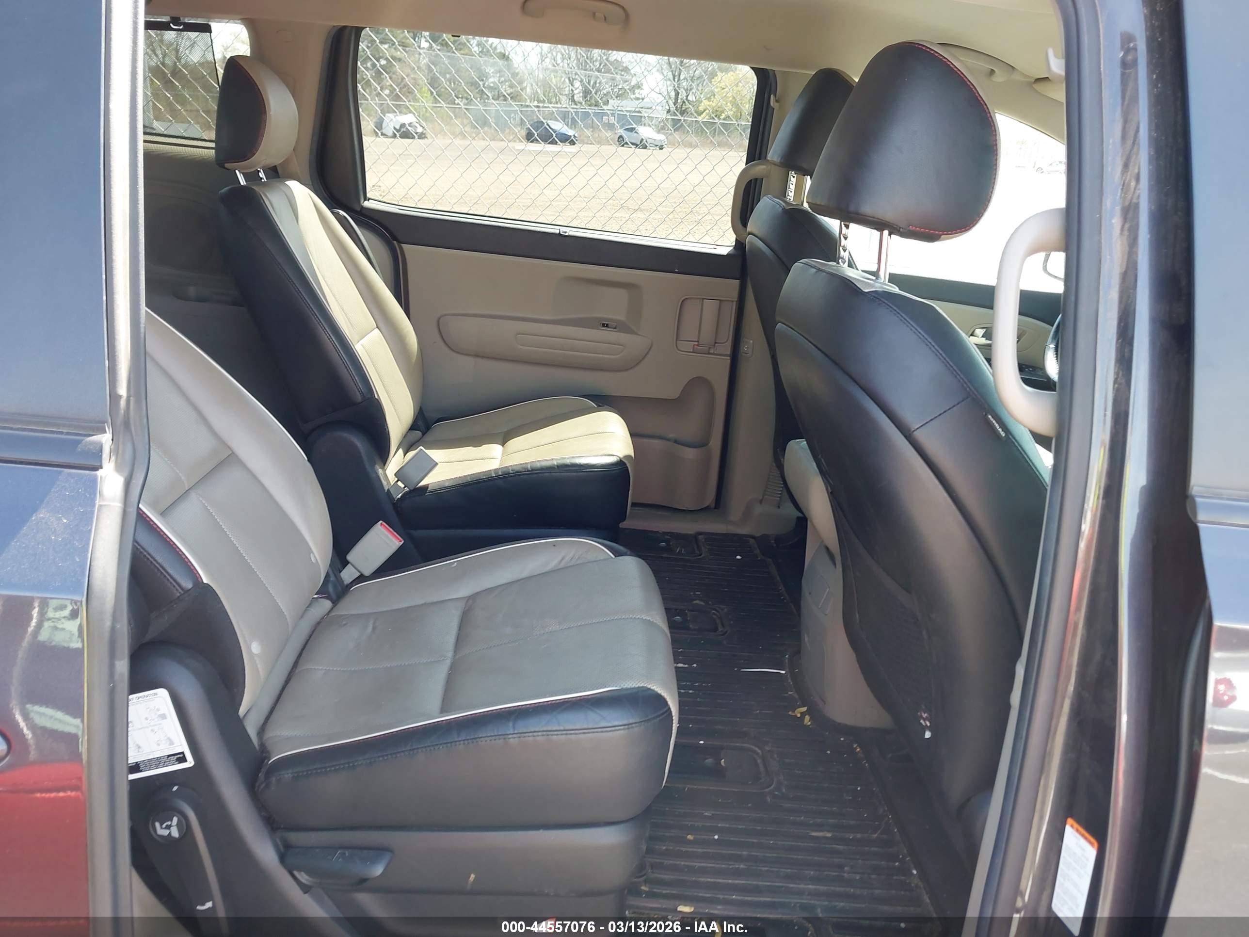 KIA SEDONA image 8