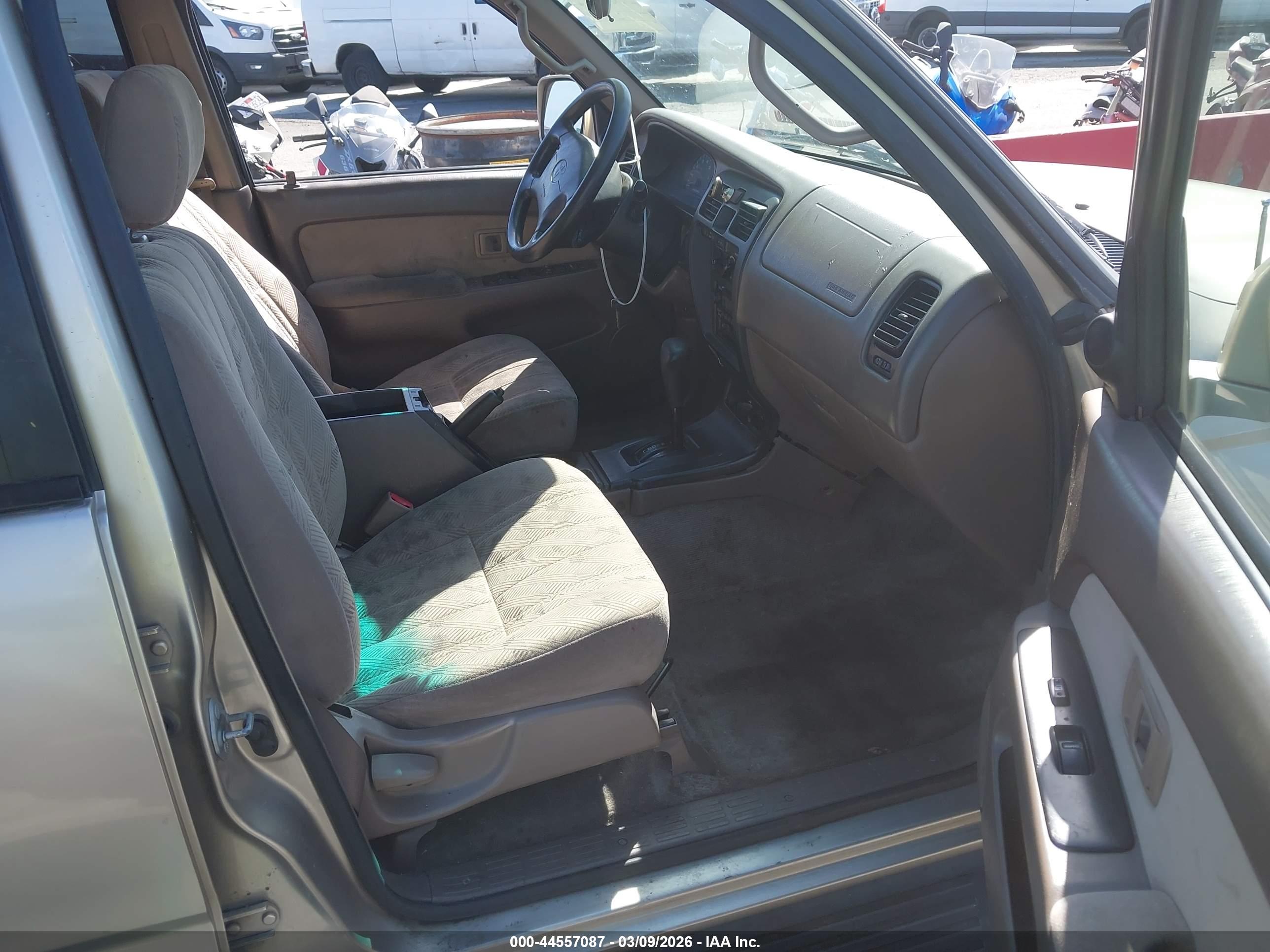 TOYOTA 4RUNNER image 5