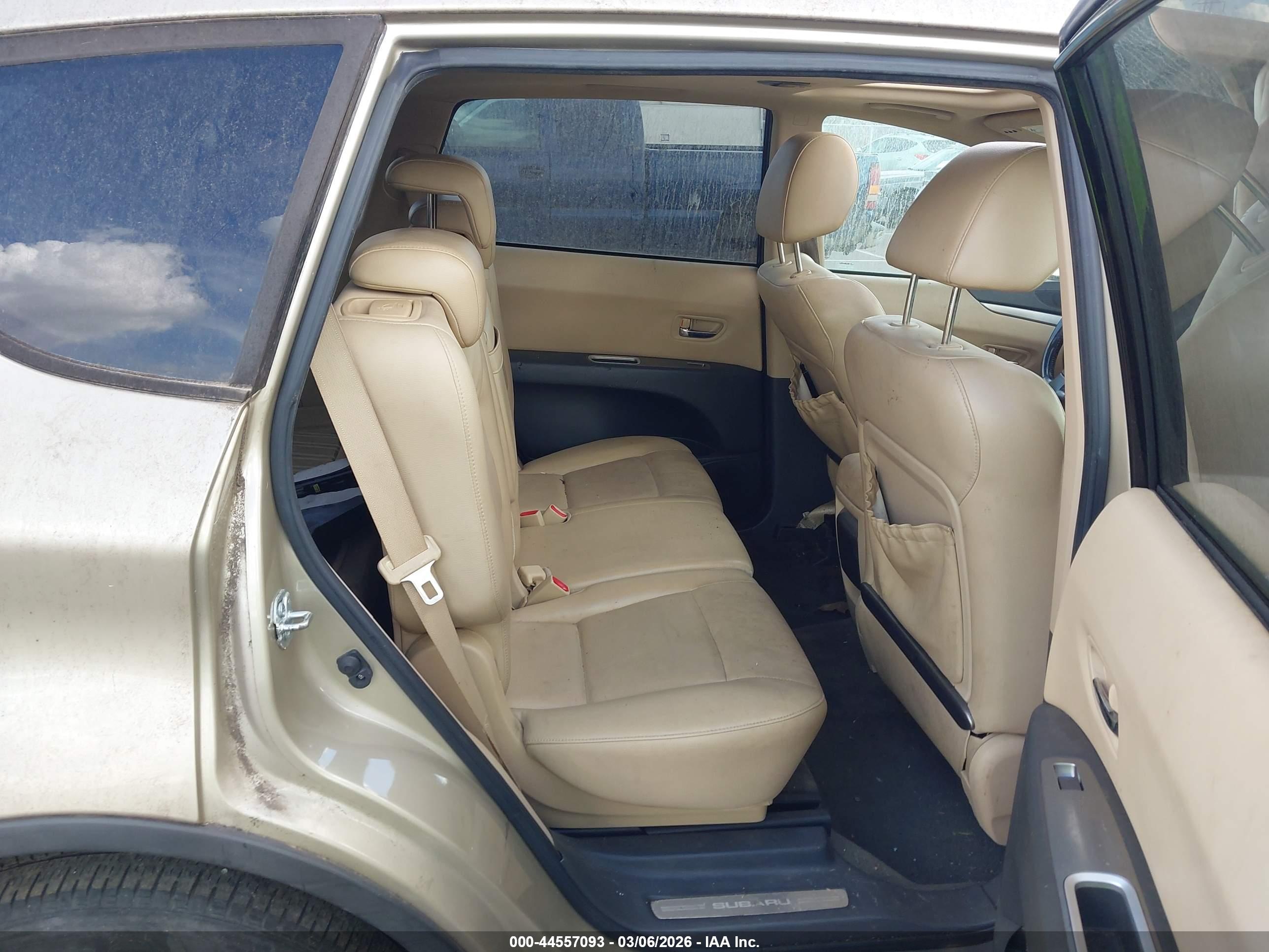 SUBARU B9 image 8