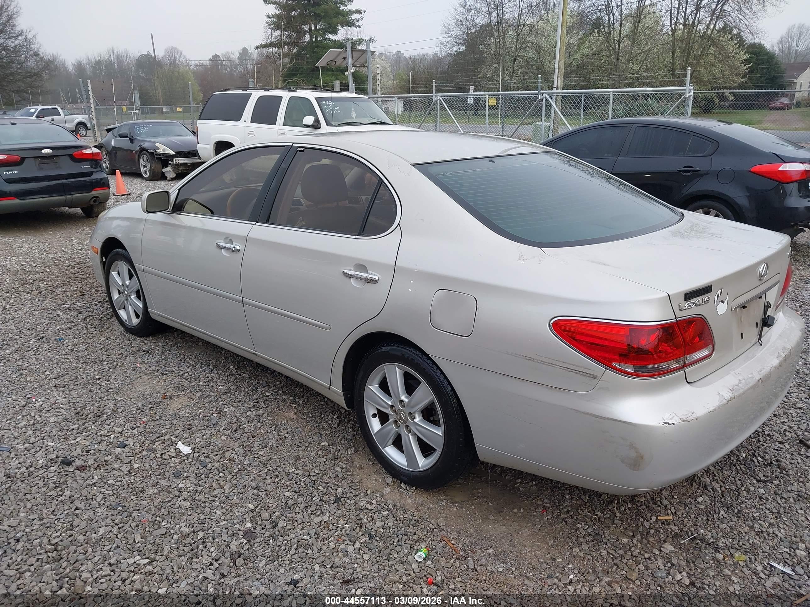 LEXUS ES image 3