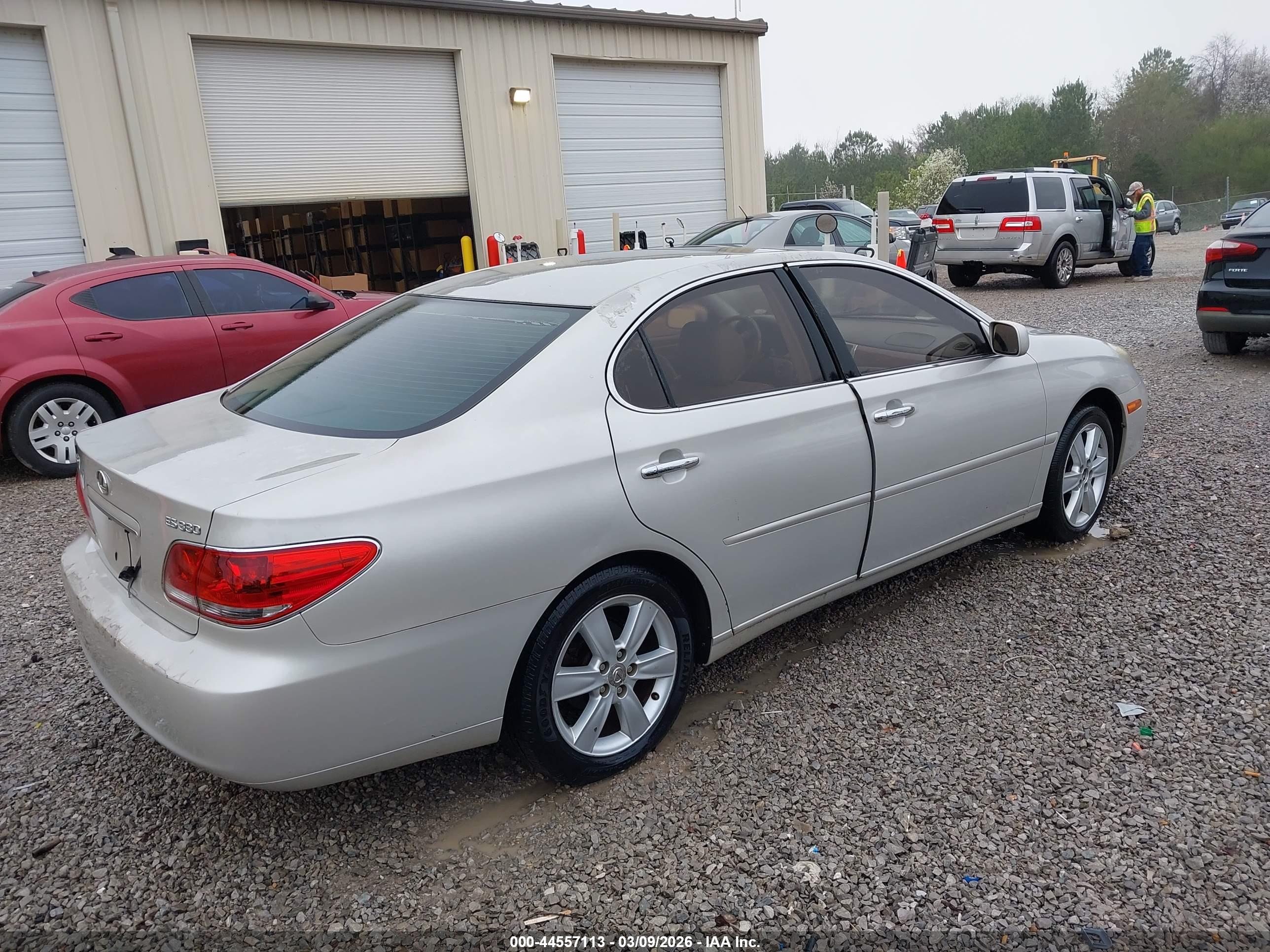 LEXUS ES image 4