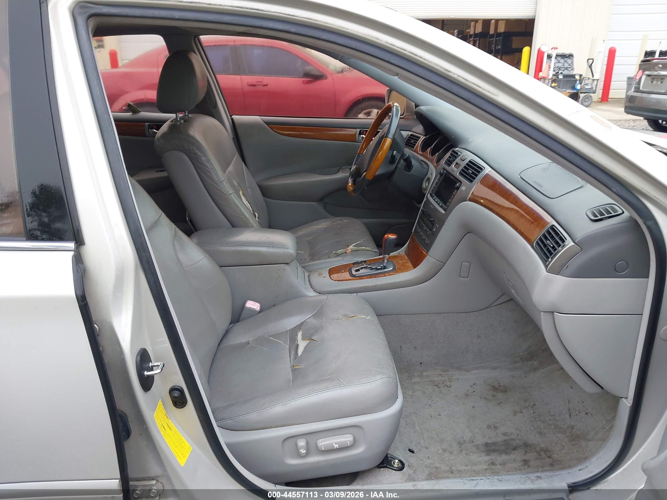 LEXUS ES image 5