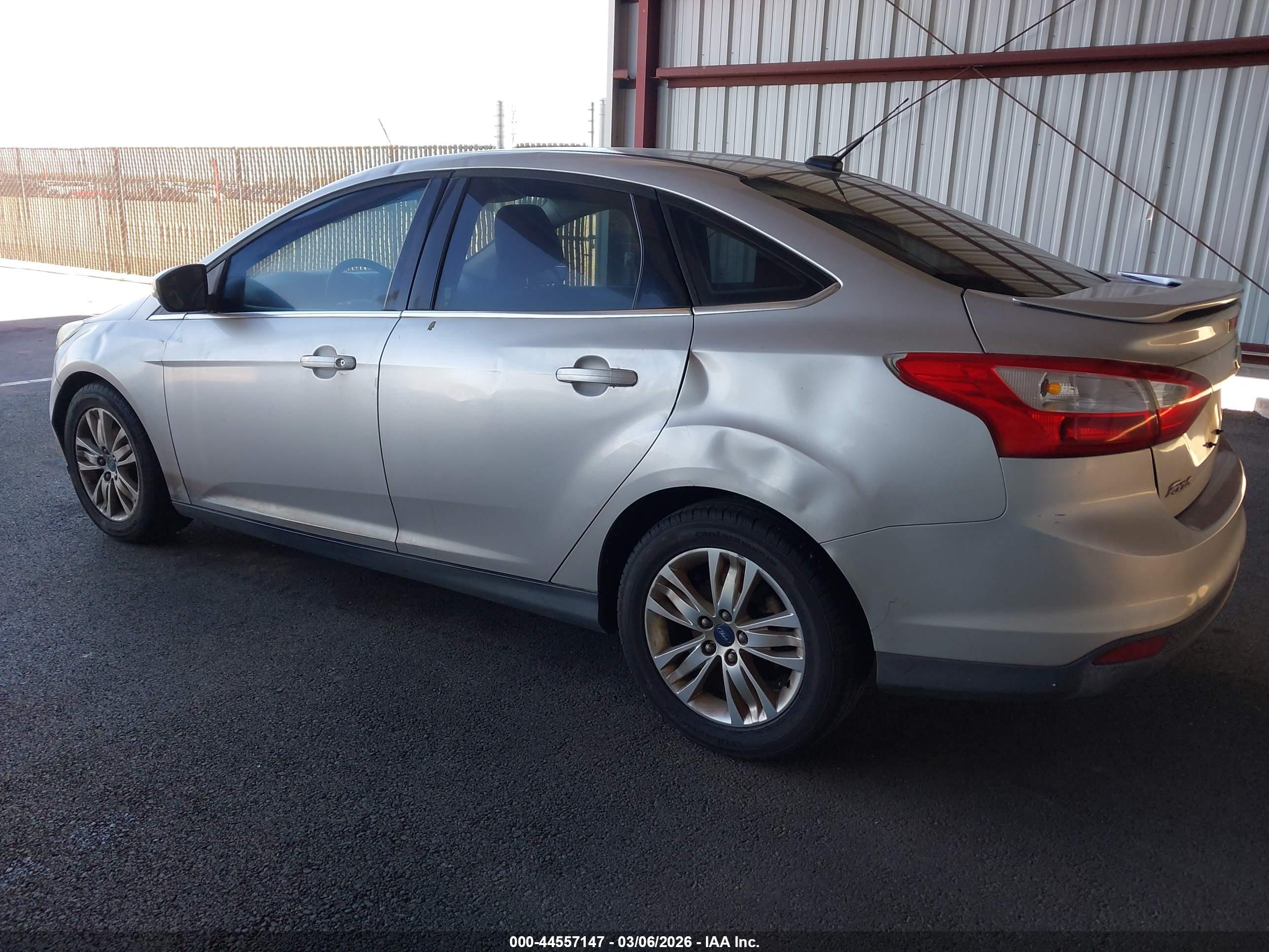 FORD FOCUS image 6
